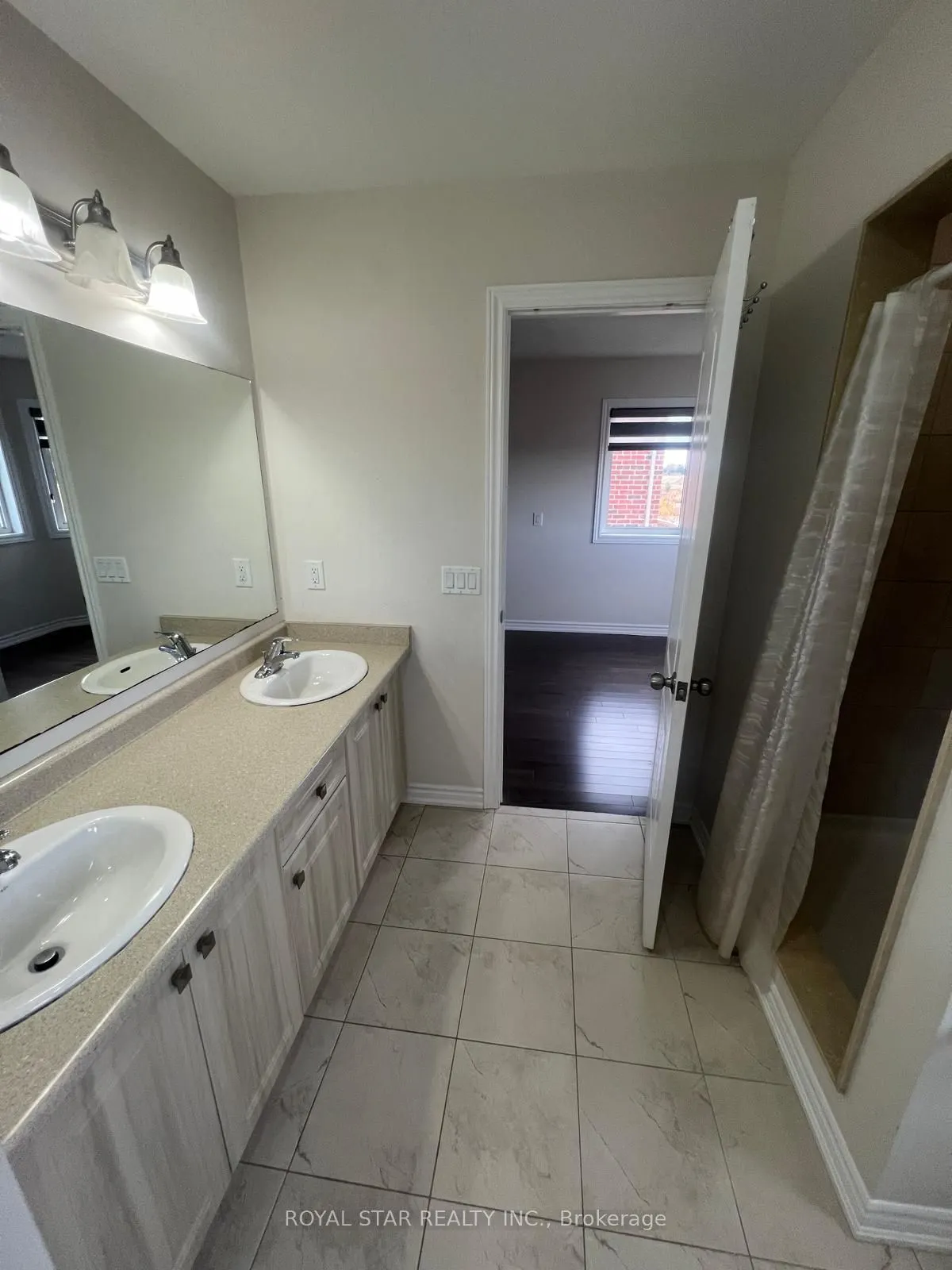 121 Bonnieglen Farm Boulevard #Upper