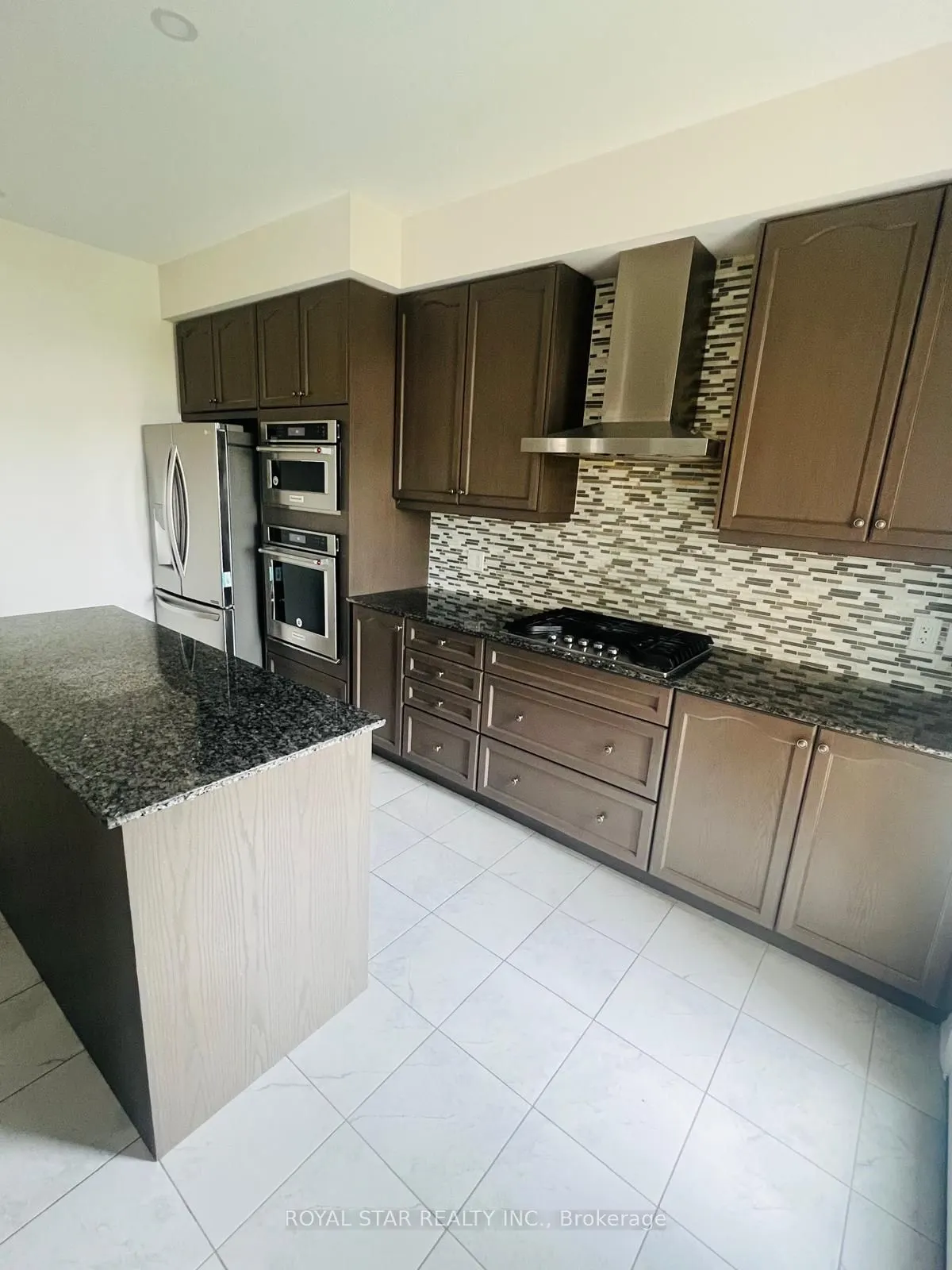 121 Bonnieglen Farm Boulevard #Upper