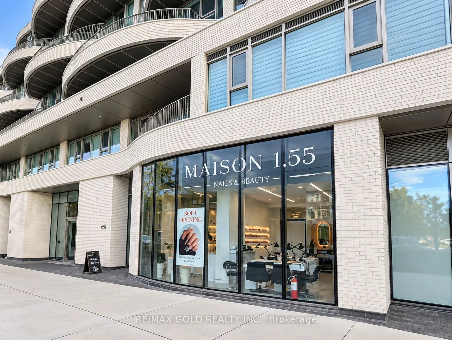 691 The Queensway