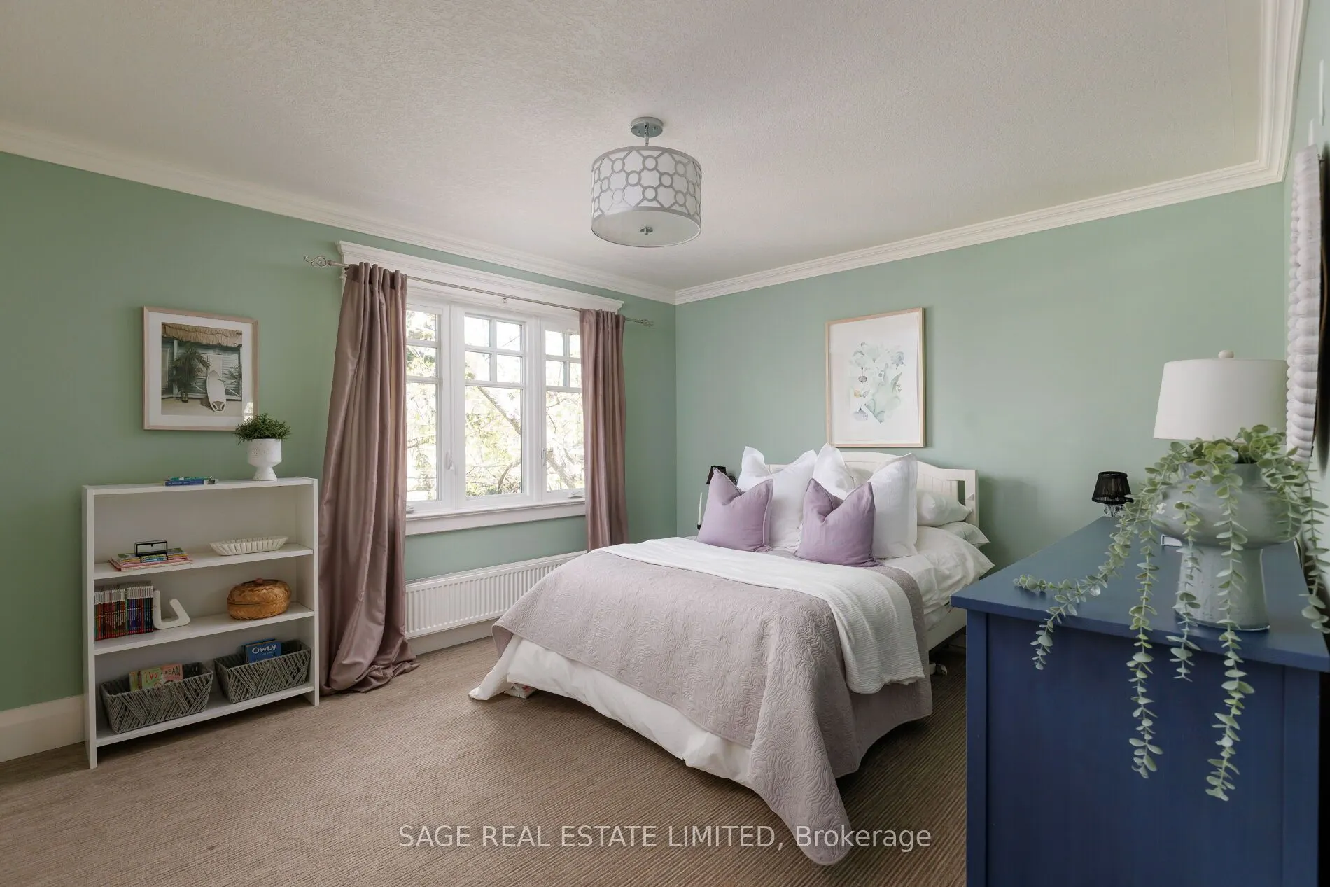 39 Loyalist Road