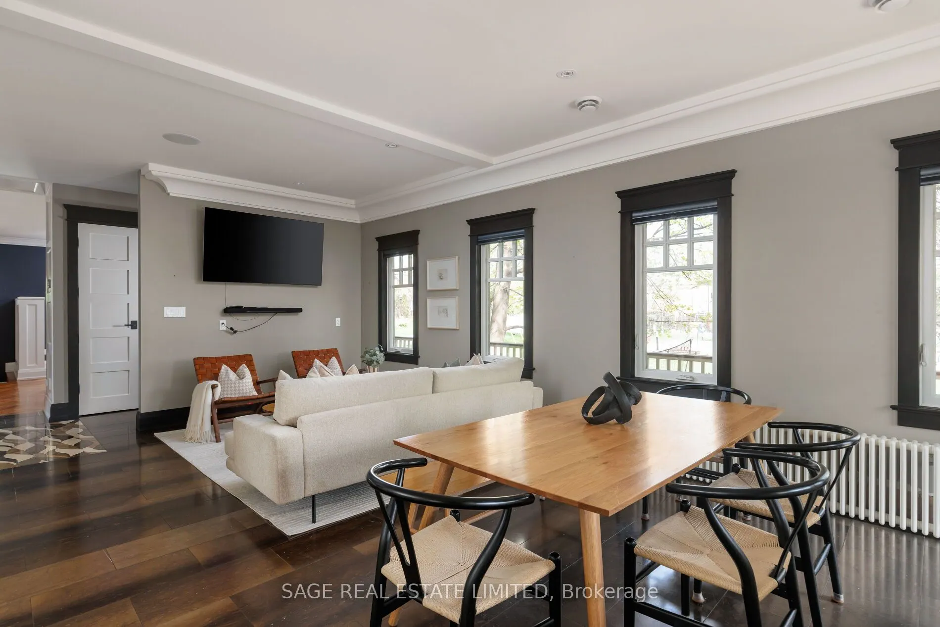 39 Loyalist Road