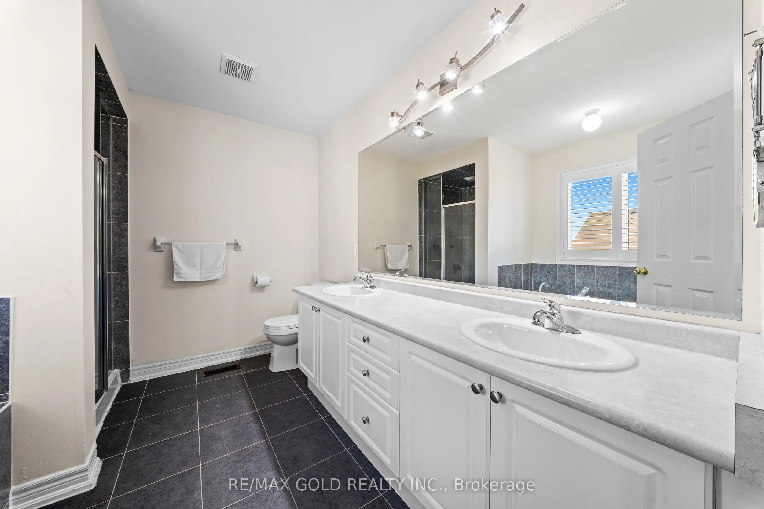 11 Clearfield Drive
