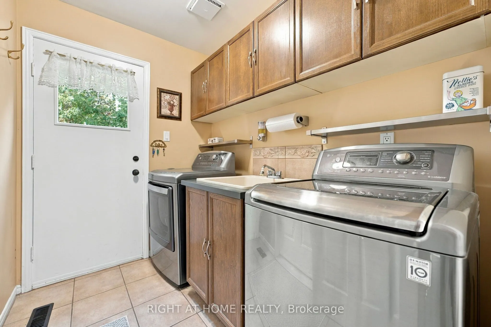 20 Mowat Court