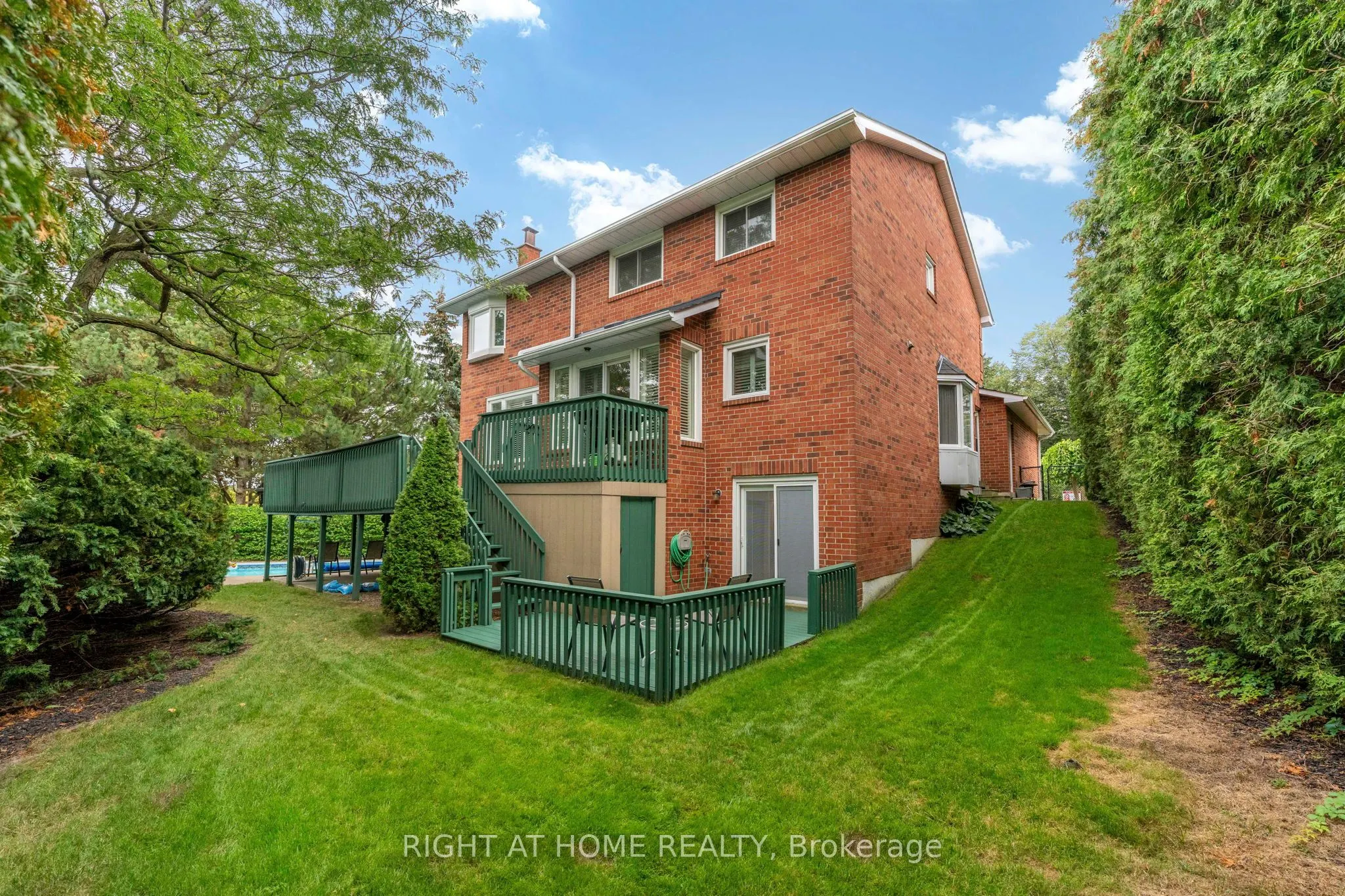 20 Mowat Court