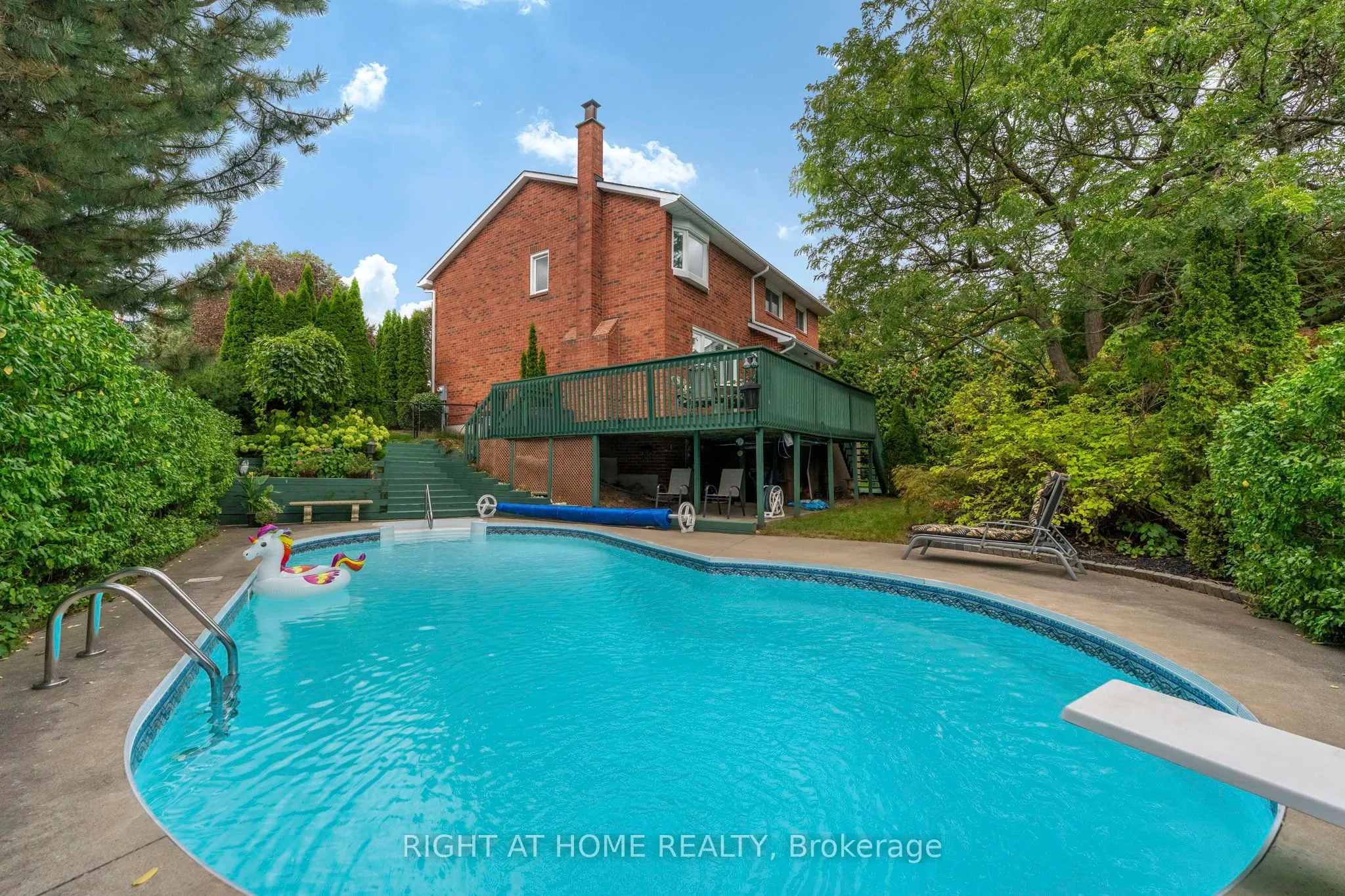 20 Mowat Court