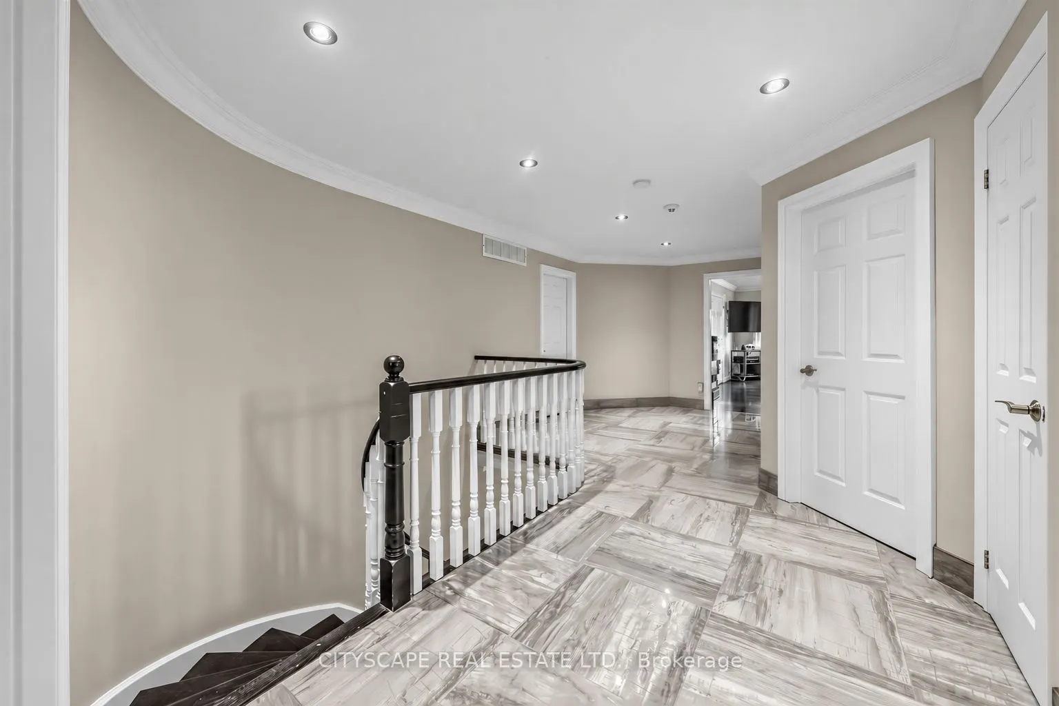 5610 Cortina Crescent