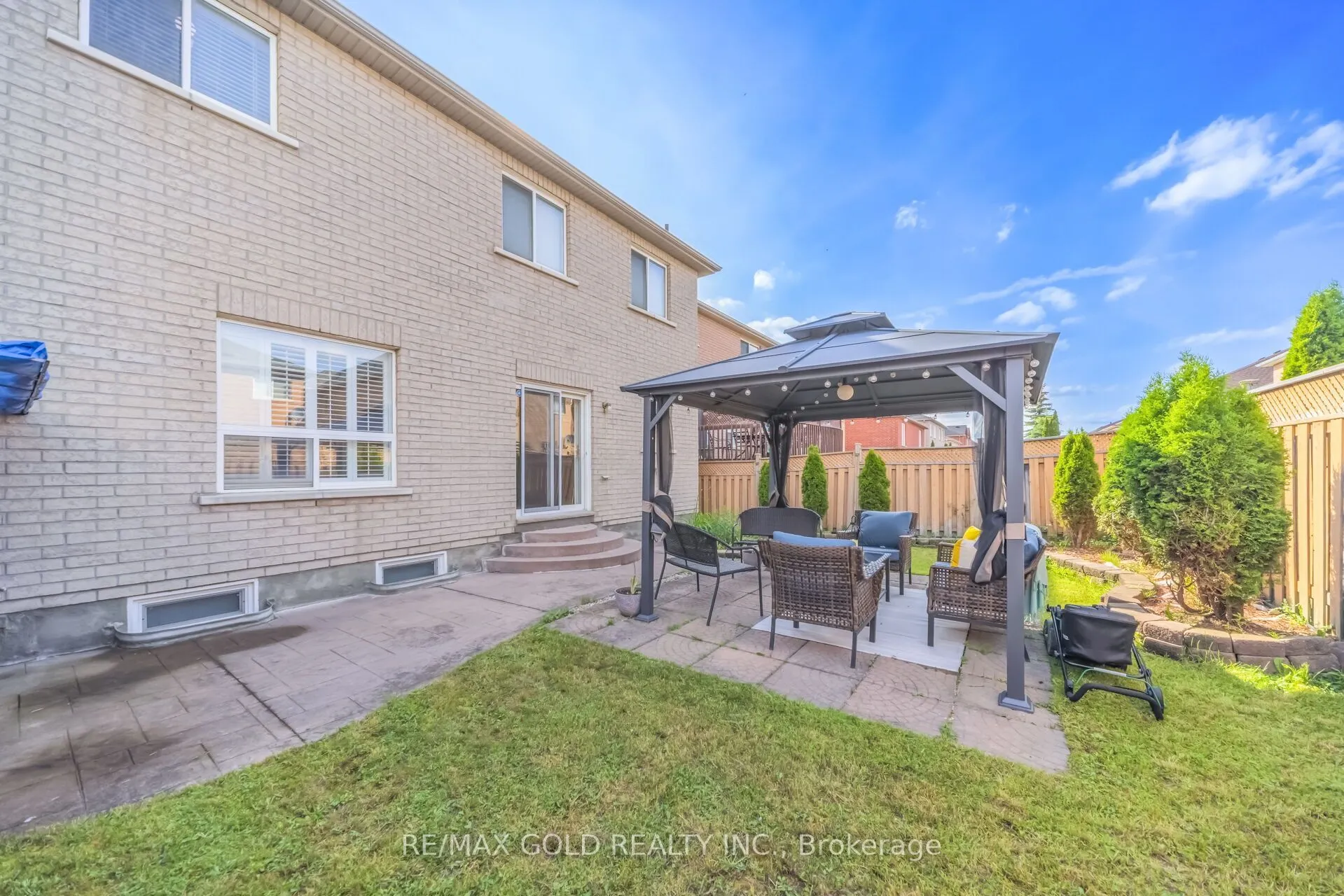 15 Newark Way