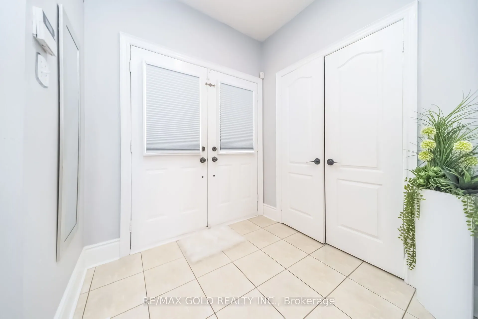 15 Newark Way