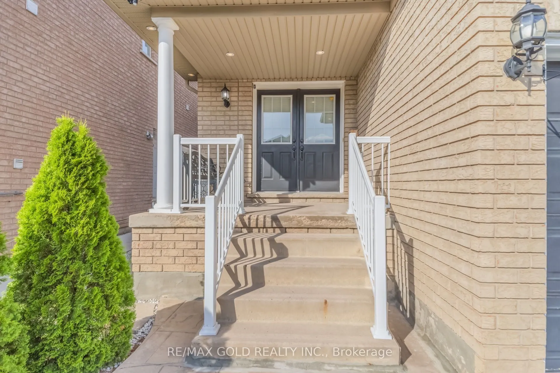 15 Newark Way