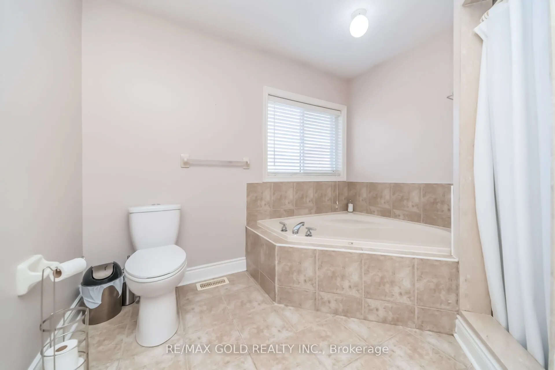 15 Newark Way