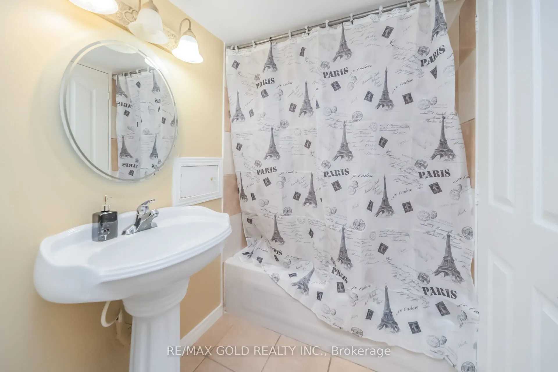 15 Newark Way
