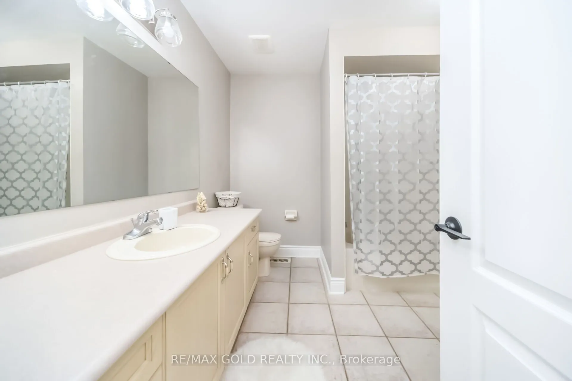 15 Newark Way