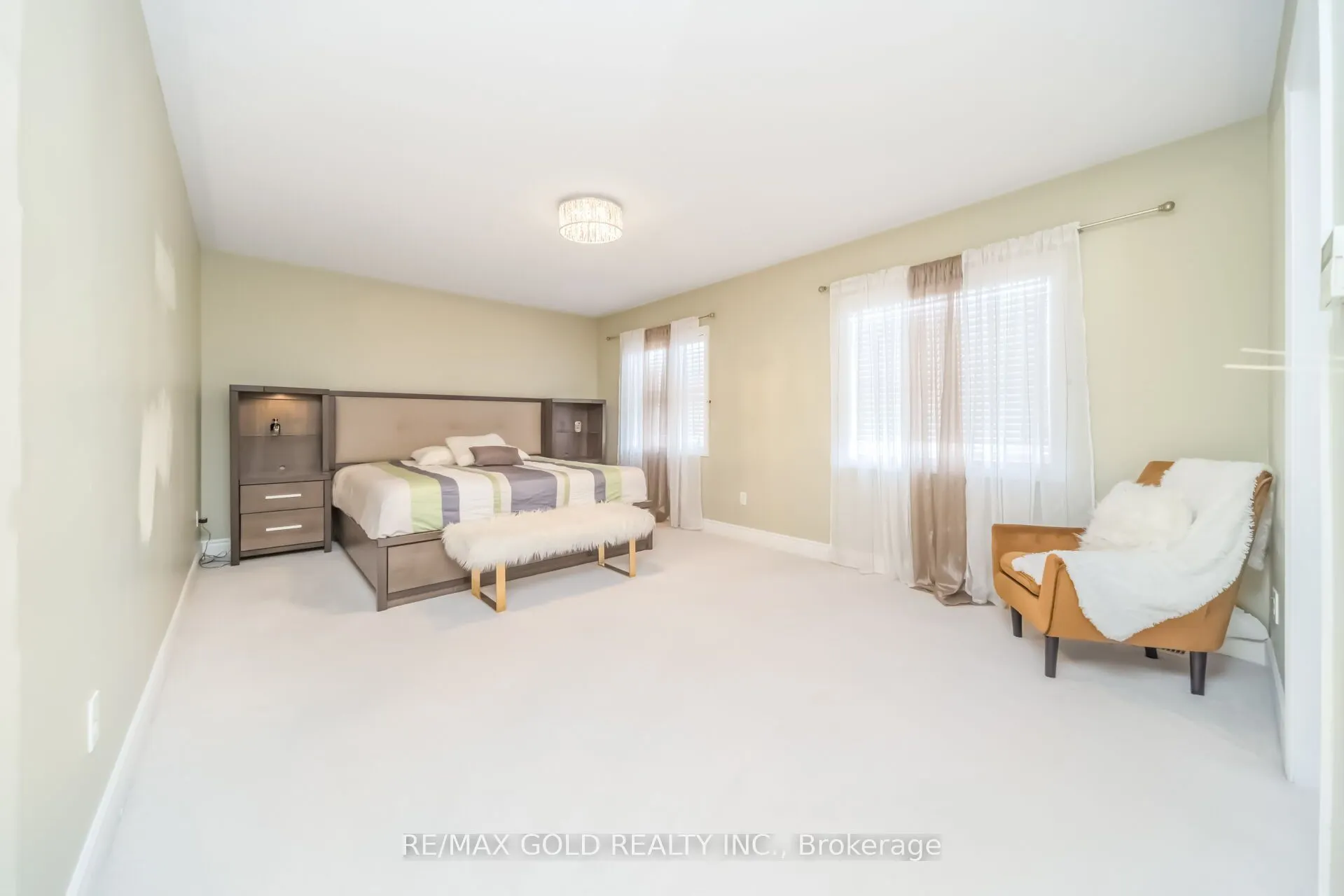 15 Newark Way