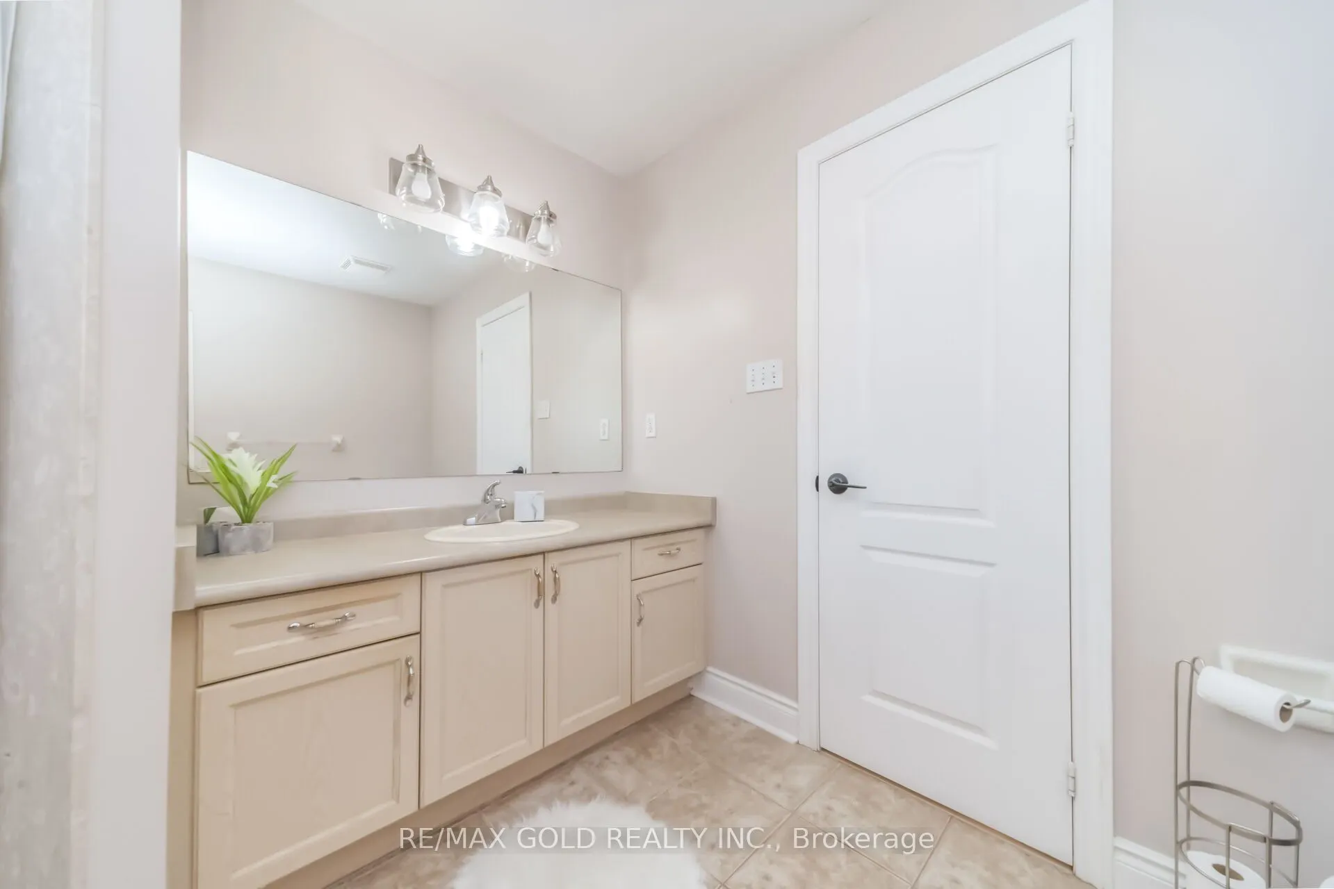 15 Newark Way