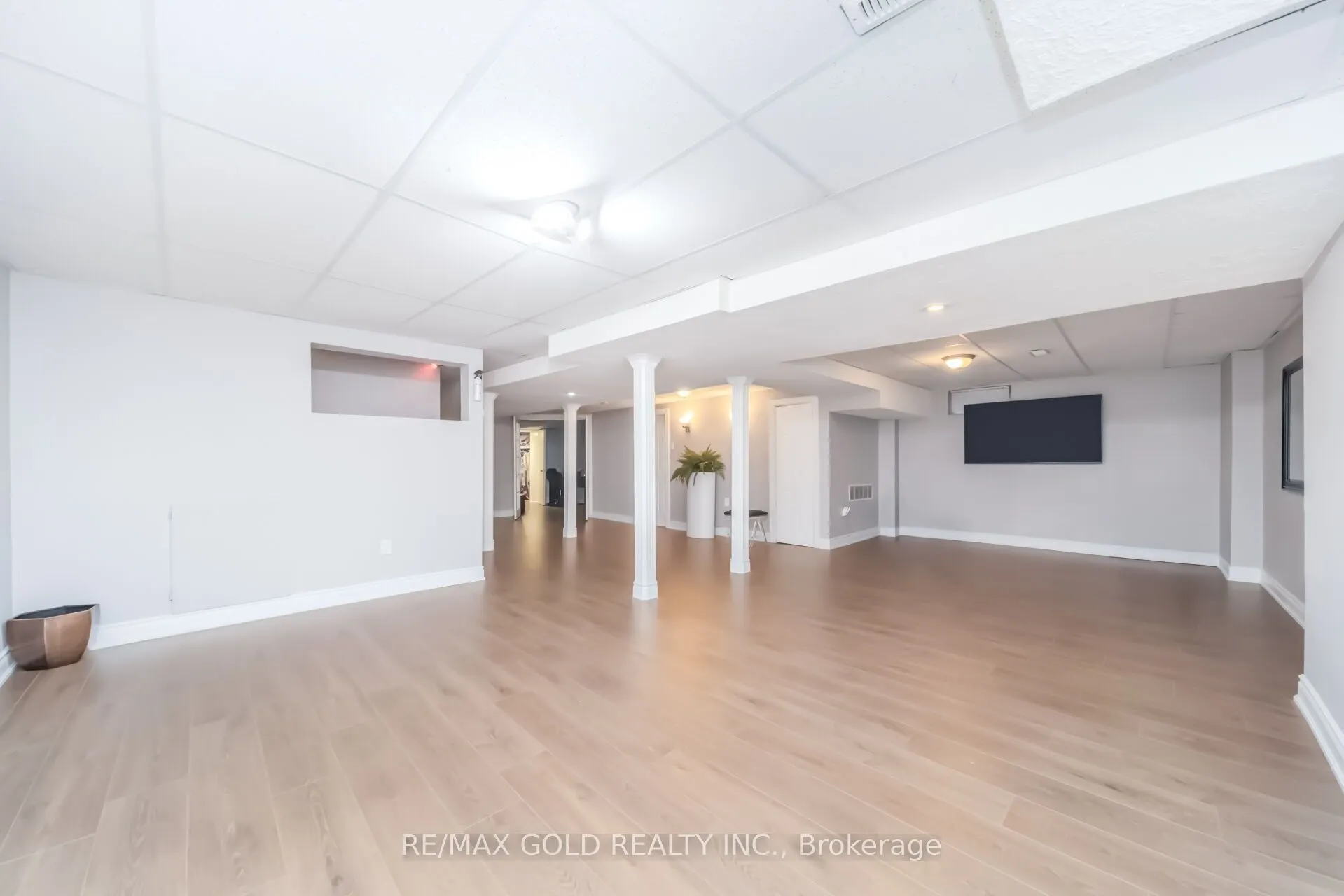 15 Newark Way