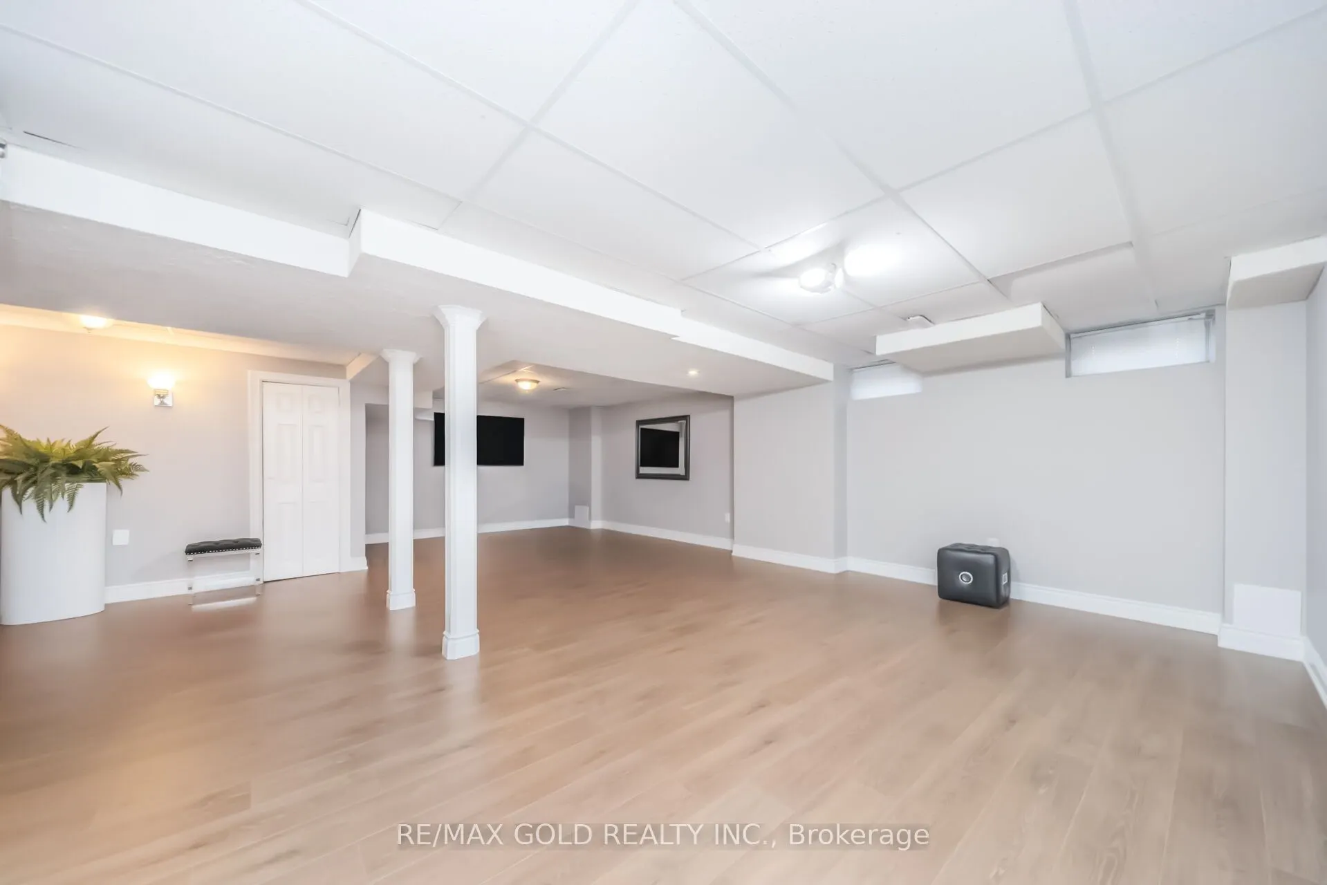 15 Newark Way