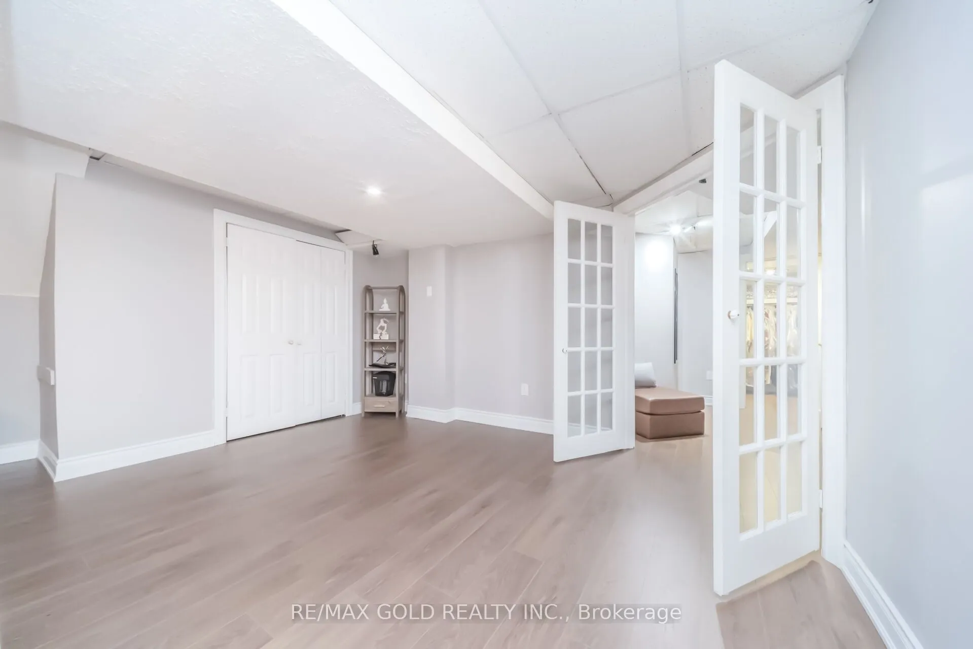 15 Newark Way