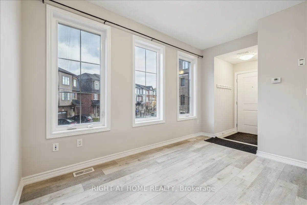 445 Ontario Street S #93