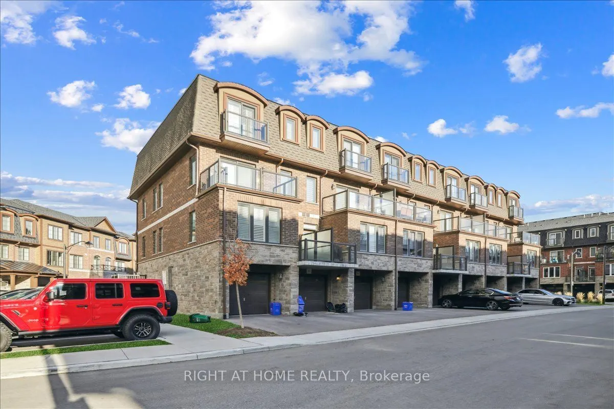 445 Ontario Street S #93