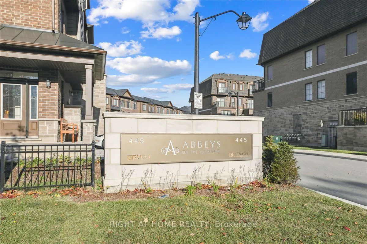 445 Ontario Street S #93