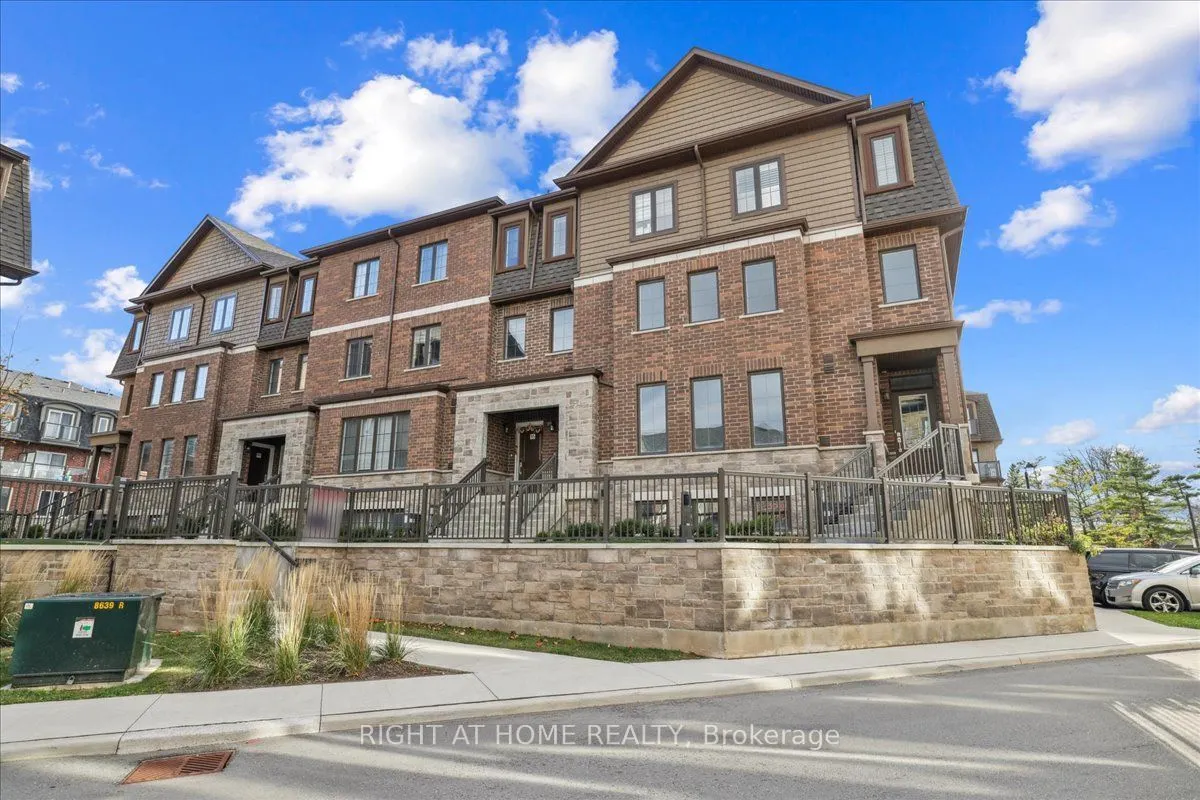 445 Ontario Street S #93