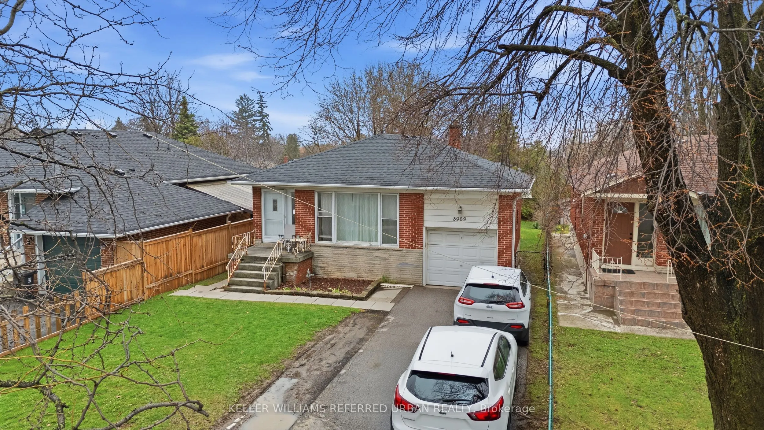 3991 Bloor Street W
