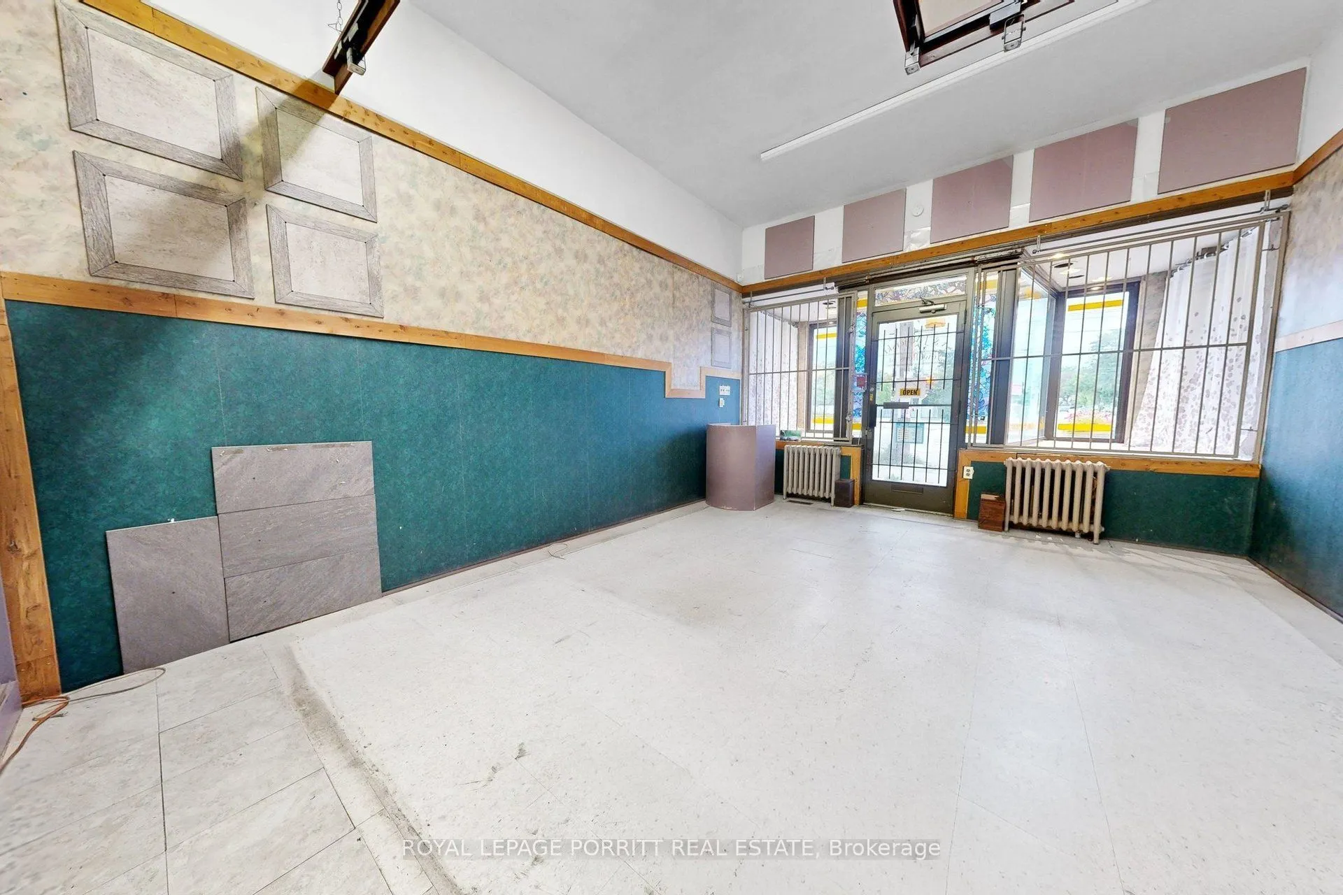 3467 Lake Shore Boulevard W