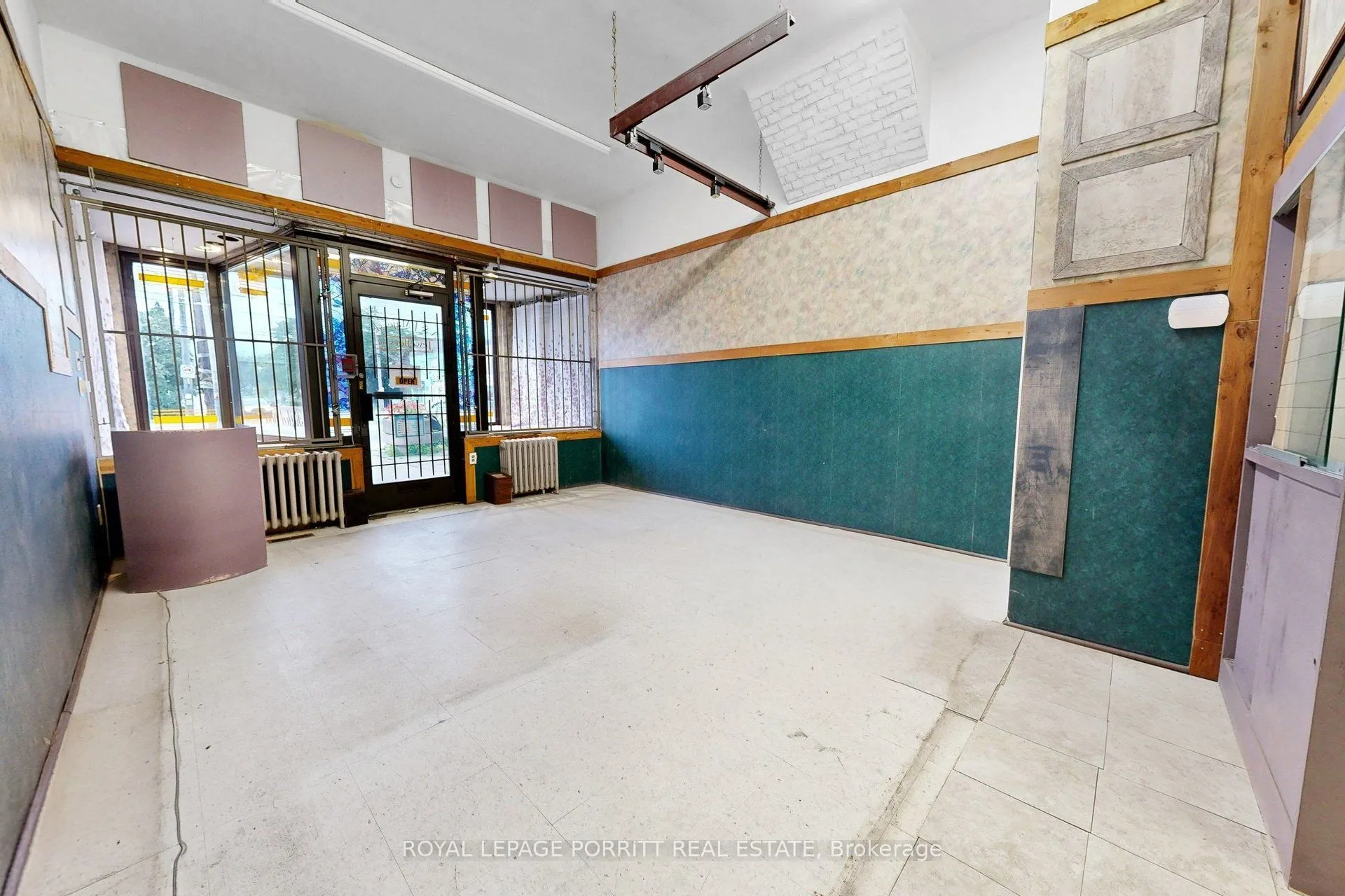 3467 Lake Shore Boulevard W