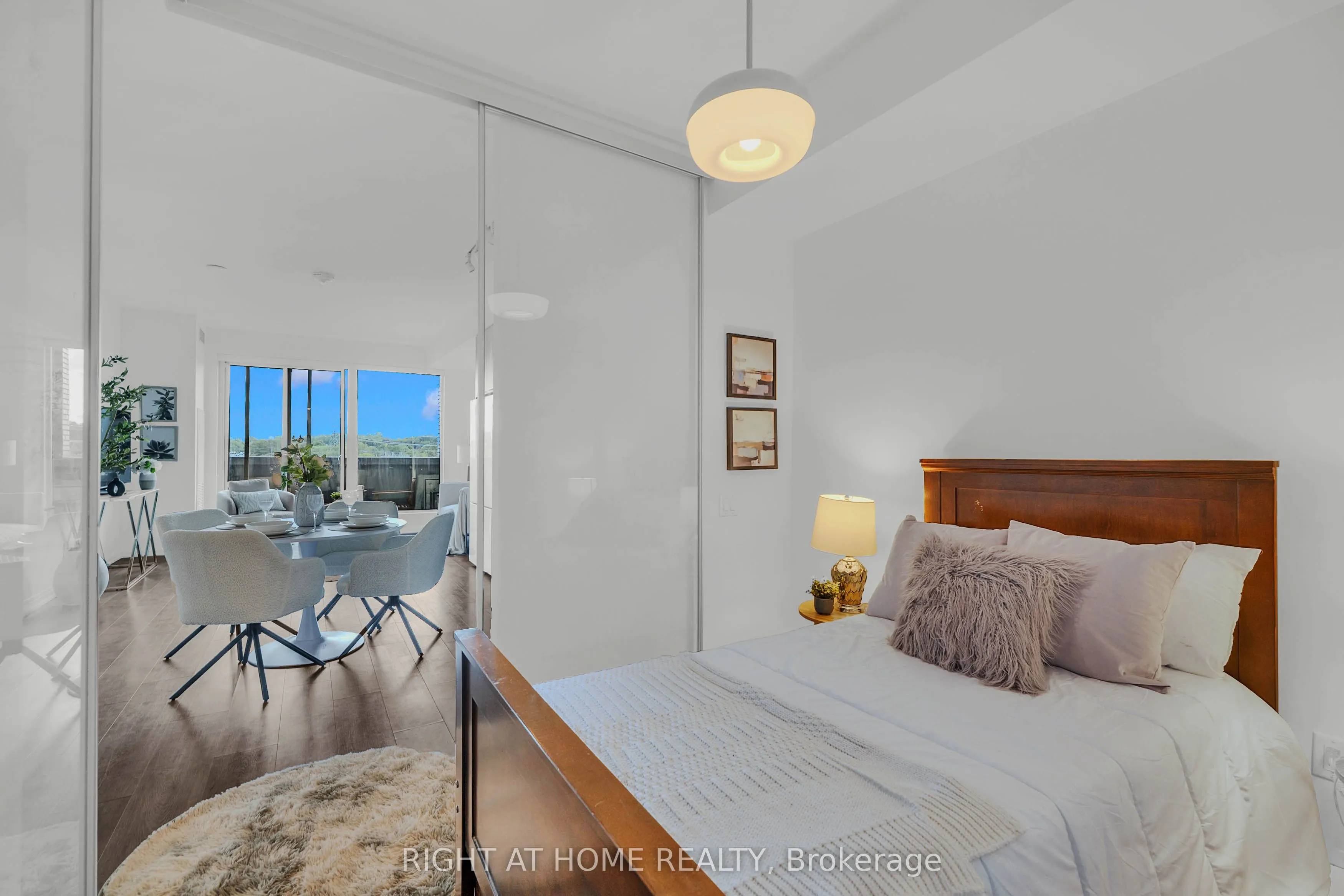 4208 Dundas Street W #414