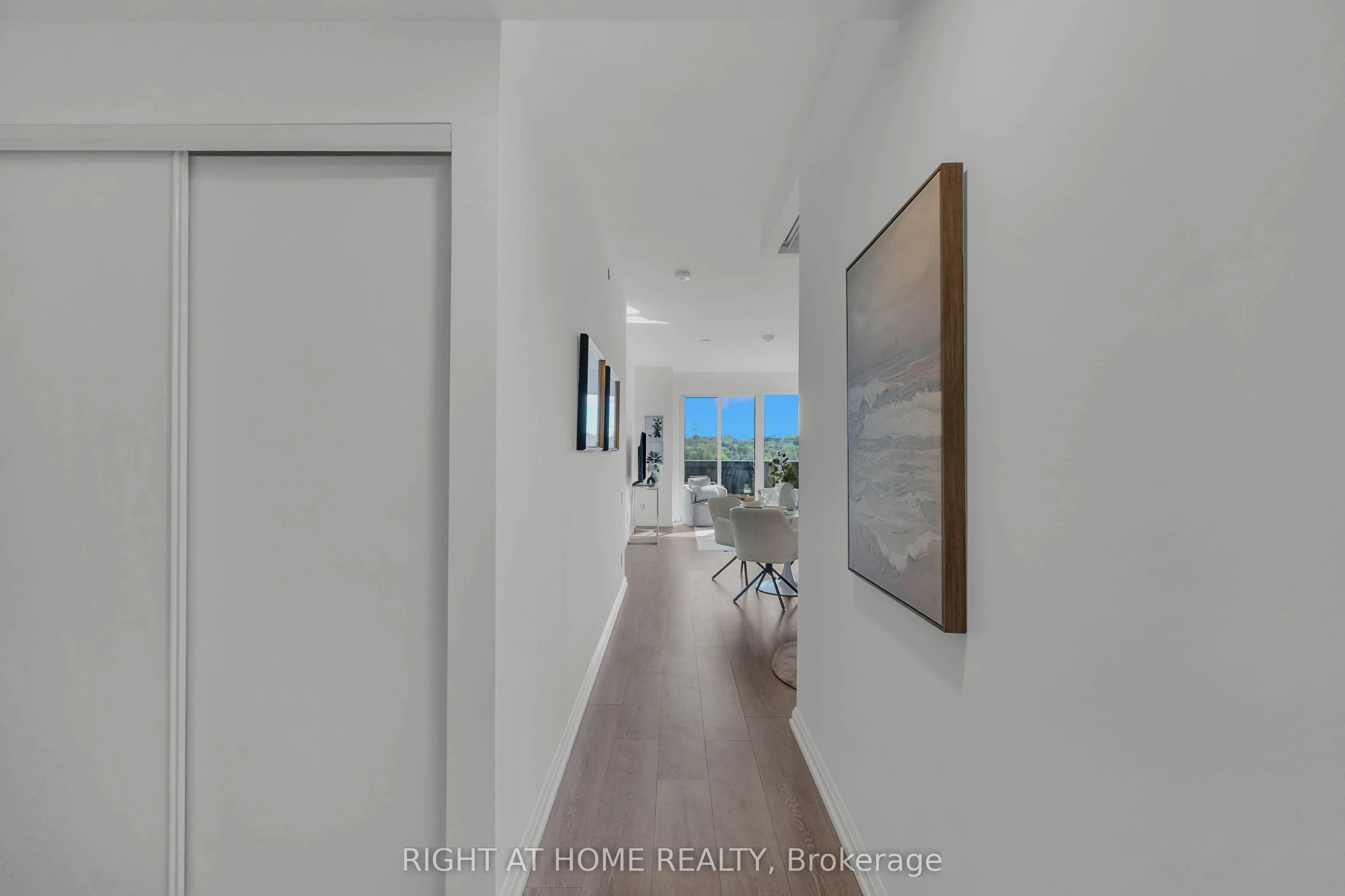 4208 Dundas Street W #414