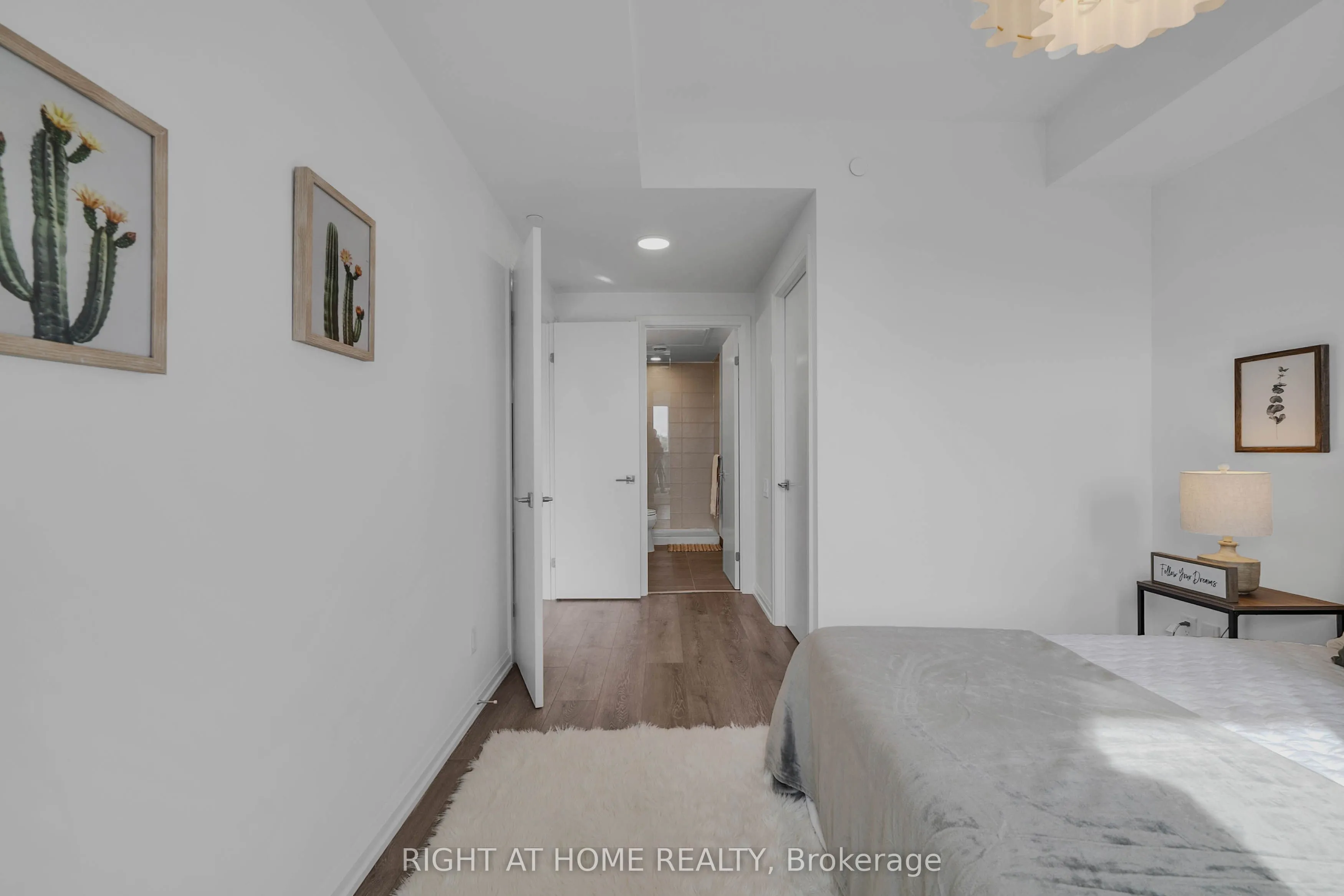 4208 Dundas Street W #414
