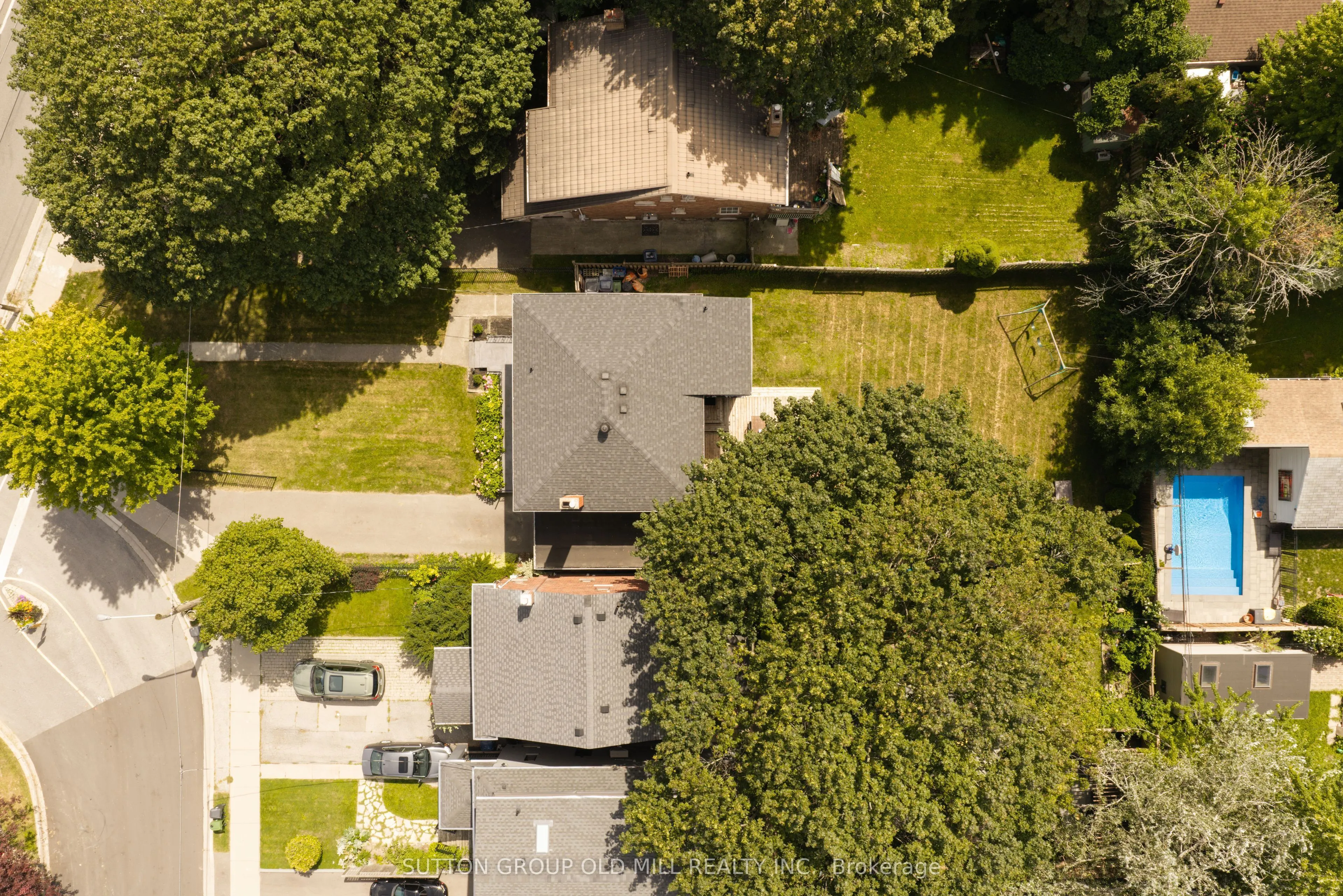 10 Queens Avenue