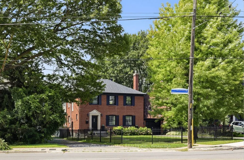 10 Queens Avenue