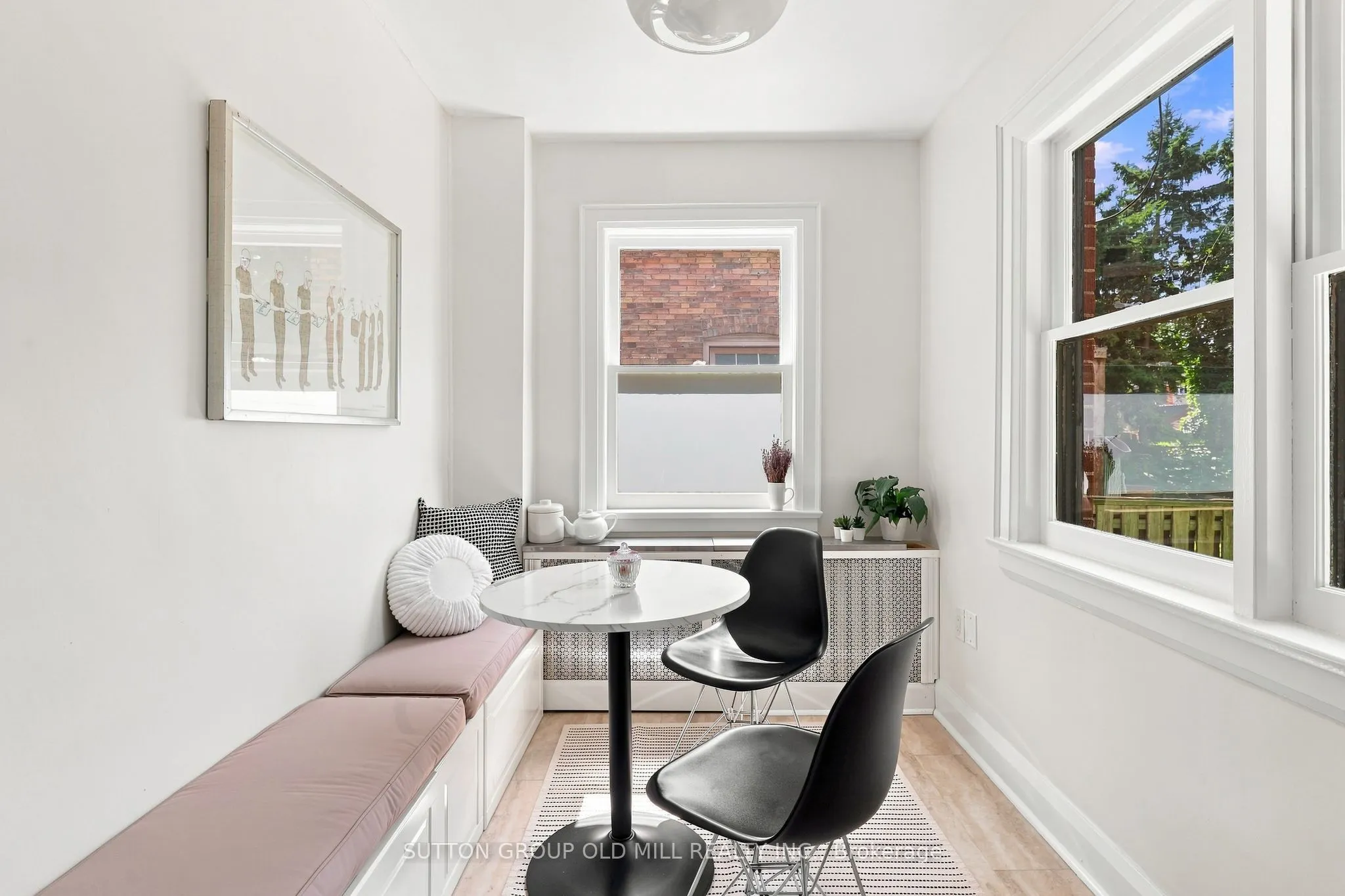 10 Queens Avenue