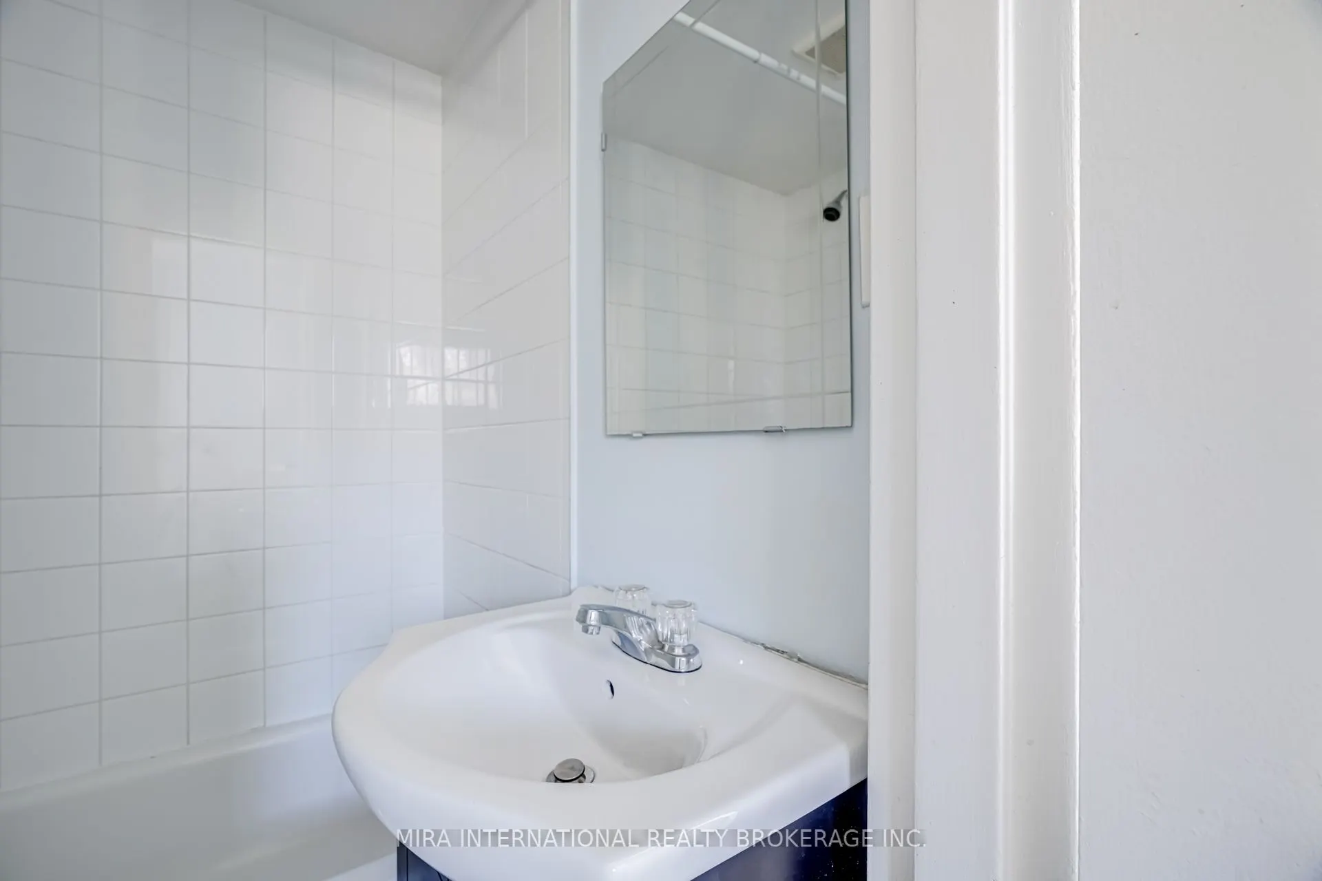 70 Melbourne Avenue #106