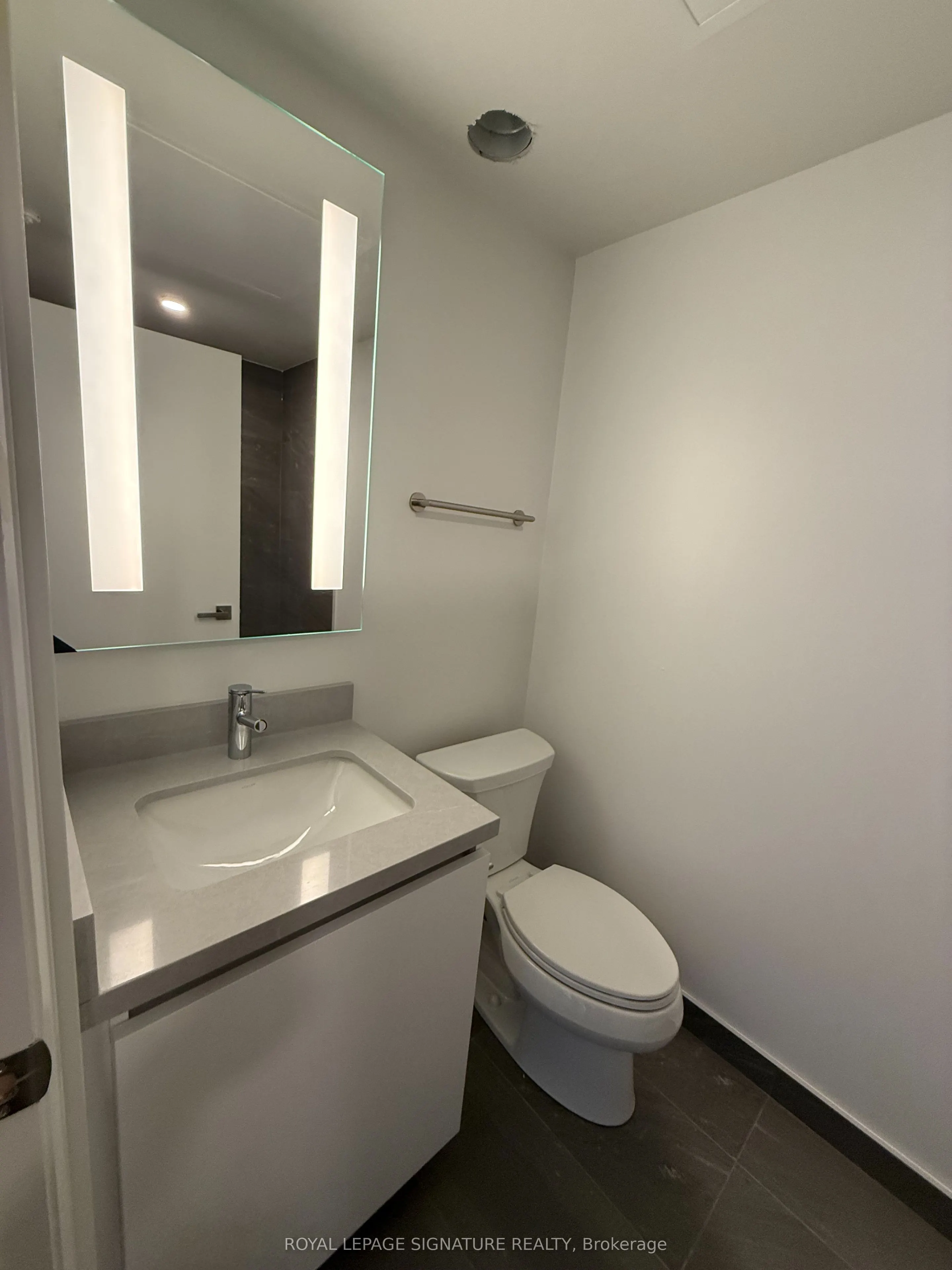 4015 The Exchange #5701
