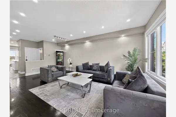 44 Cedar Lake Crescent