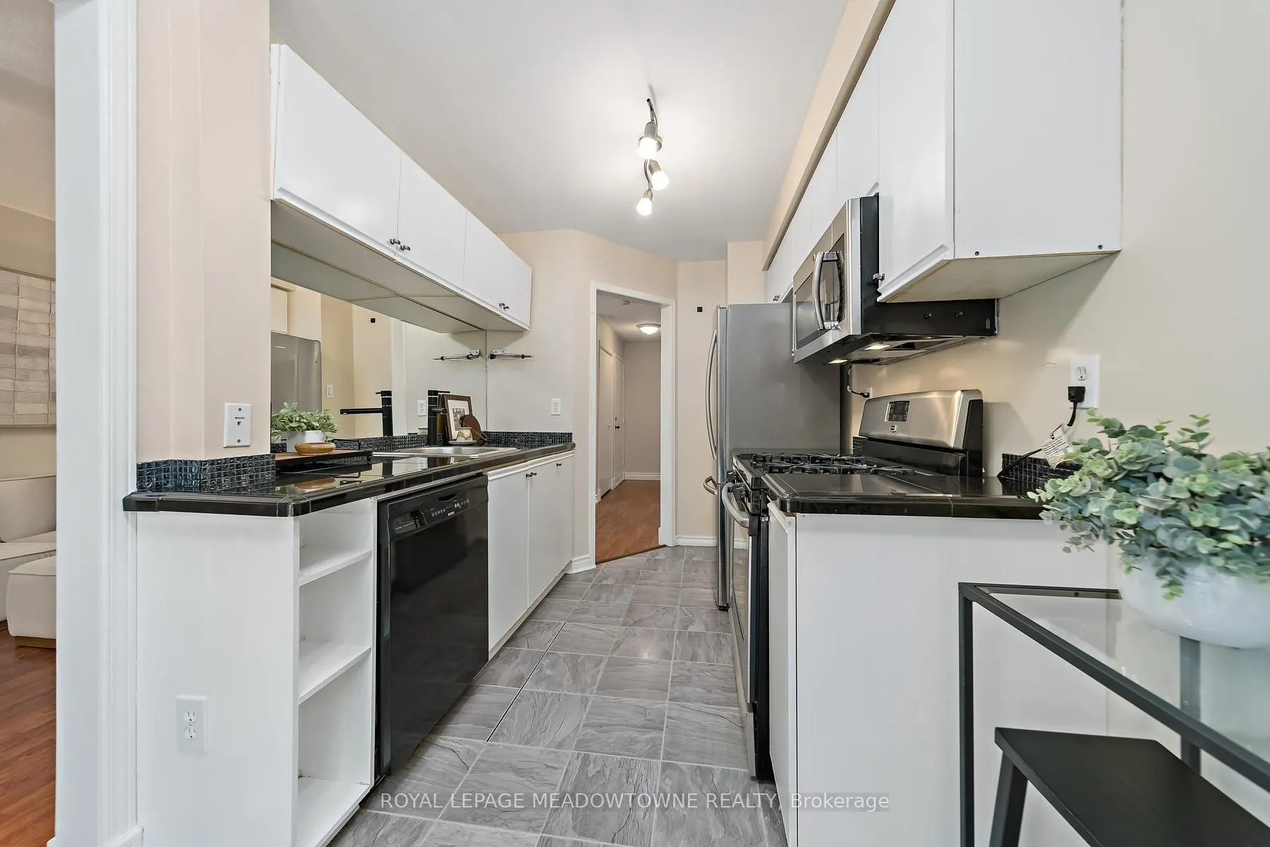 28 Maple Avenue #174