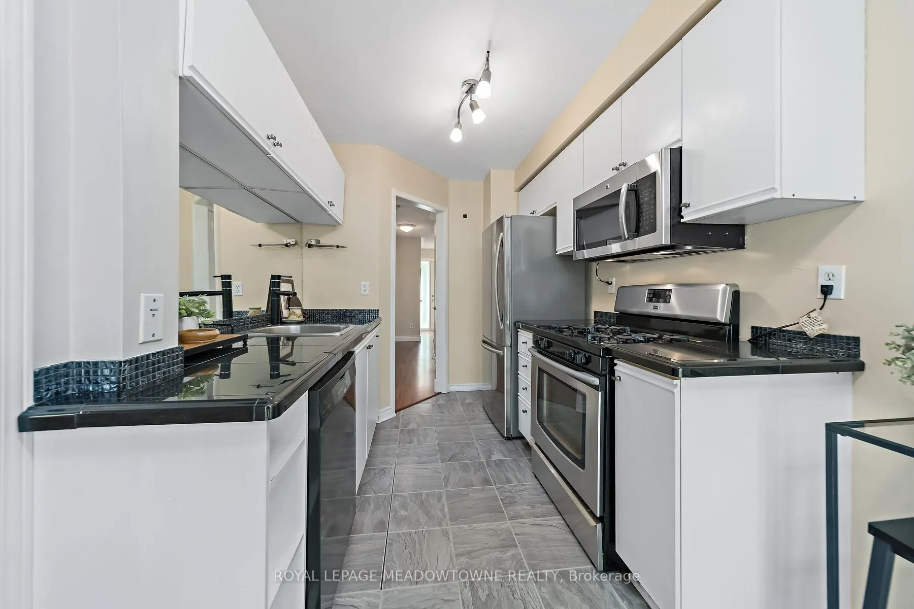 28 Maple Avenue #174