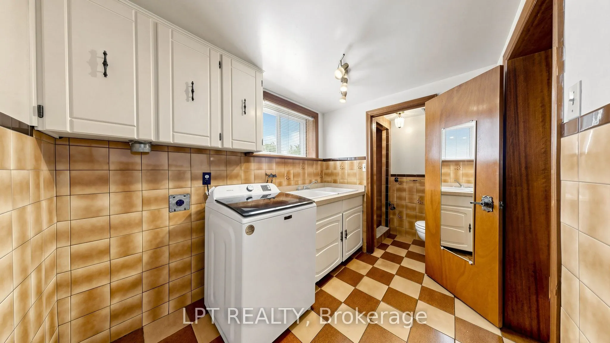3185 Parkerhill Road