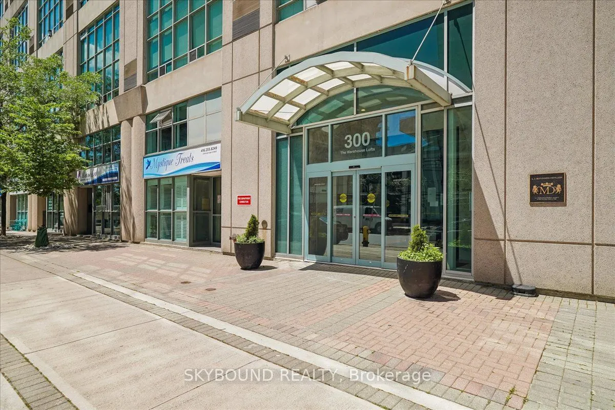 300 Manitoba Street #302