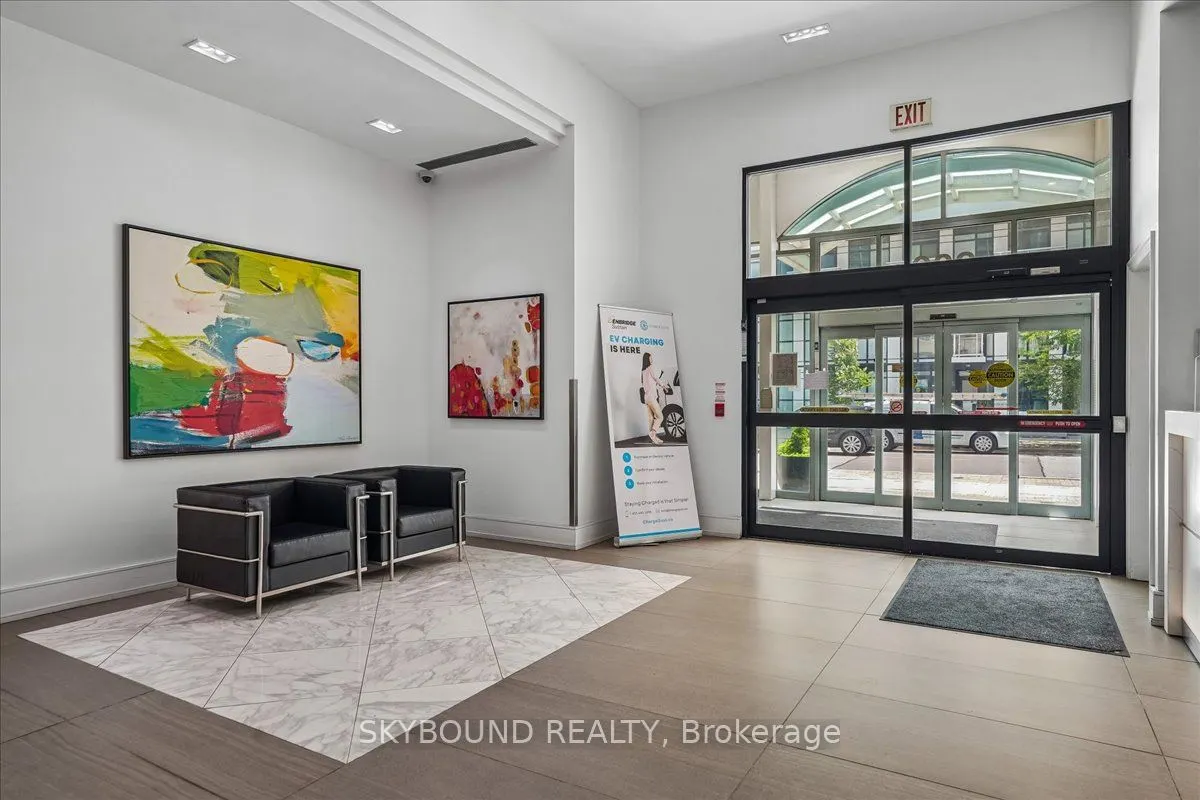 300 Manitoba Street #302