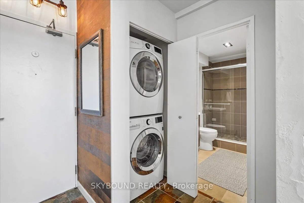 300 Manitoba Street #302