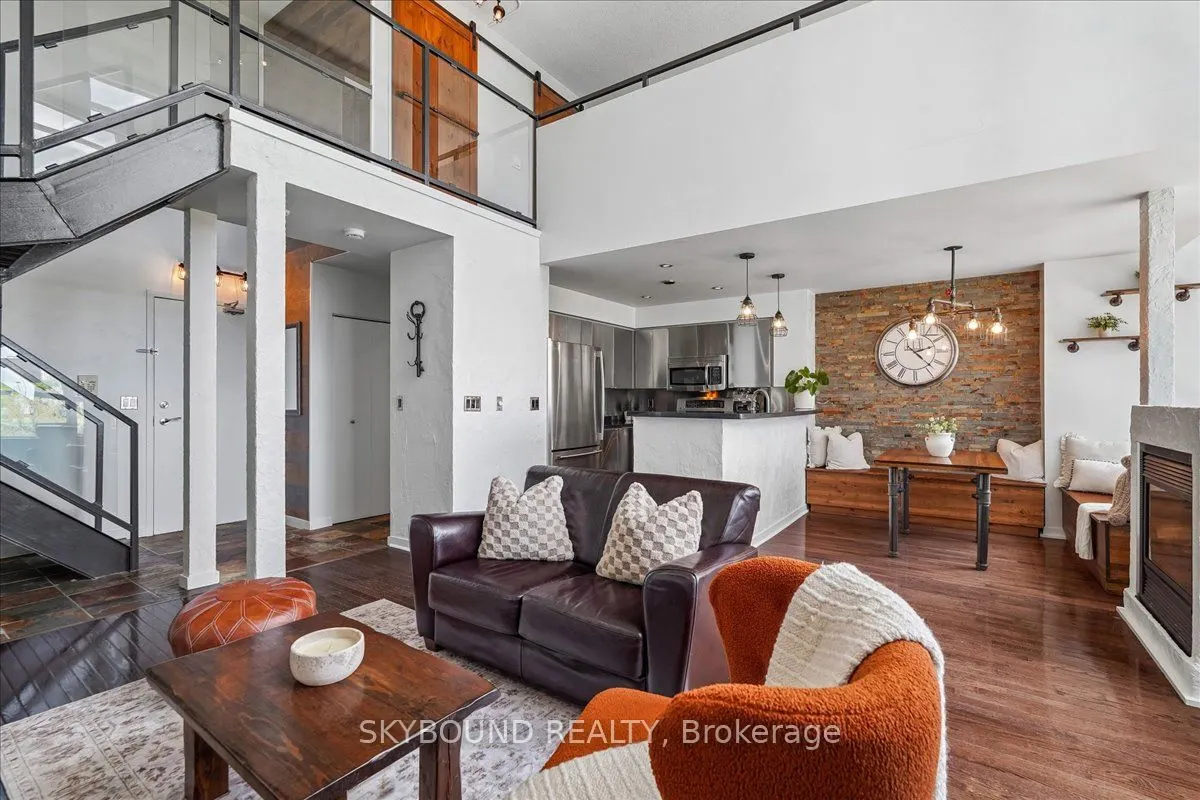 300 Manitoba Street #302
