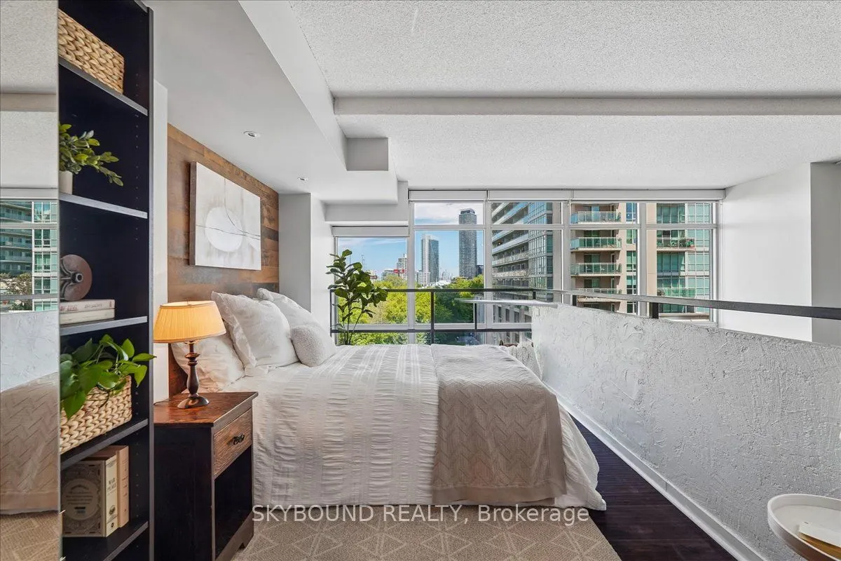 300 Manitoba Street #302