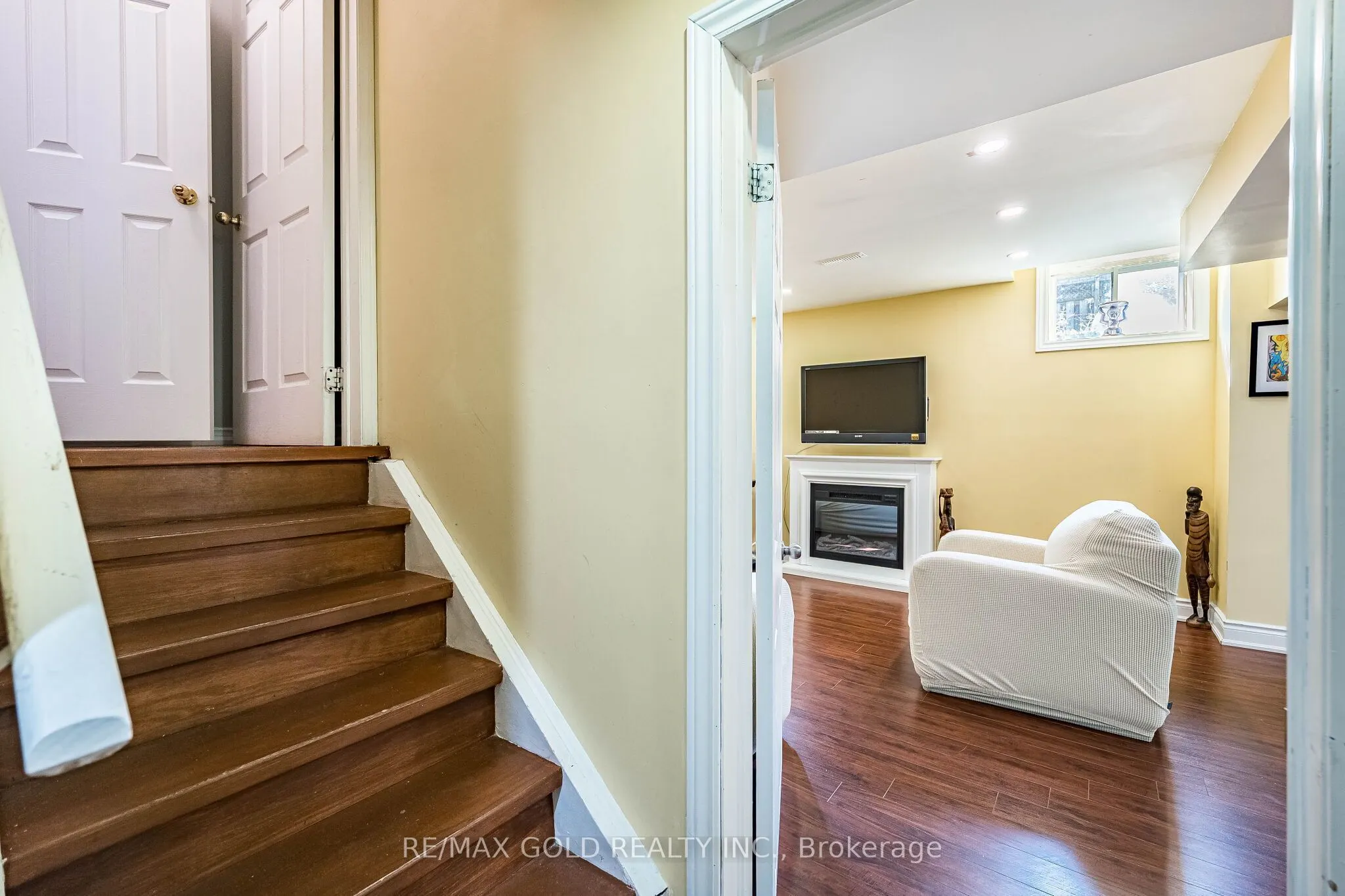 77 Schooner Drive