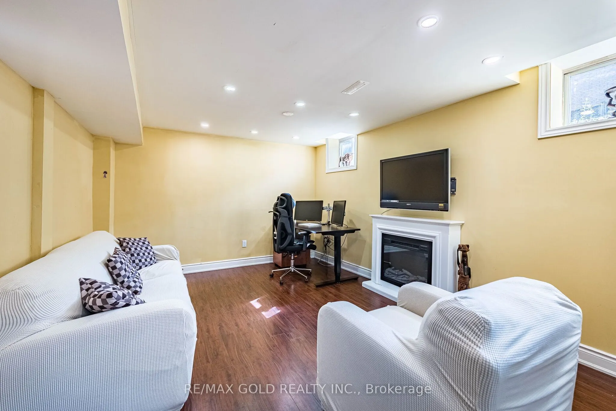77 Schooner Drive