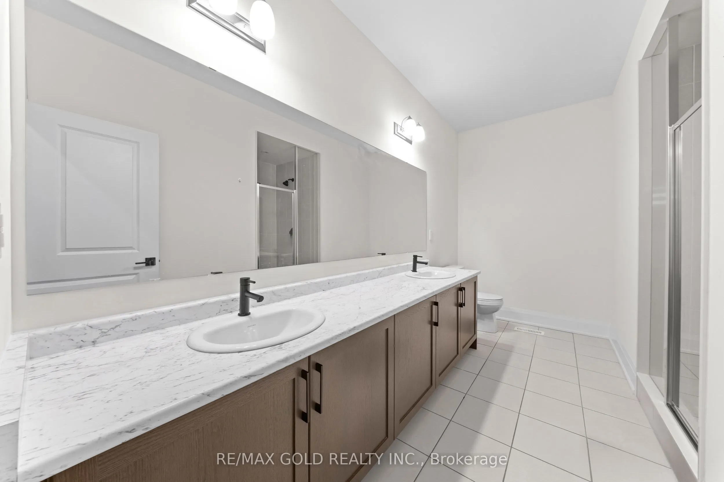 4 Madawaska Road