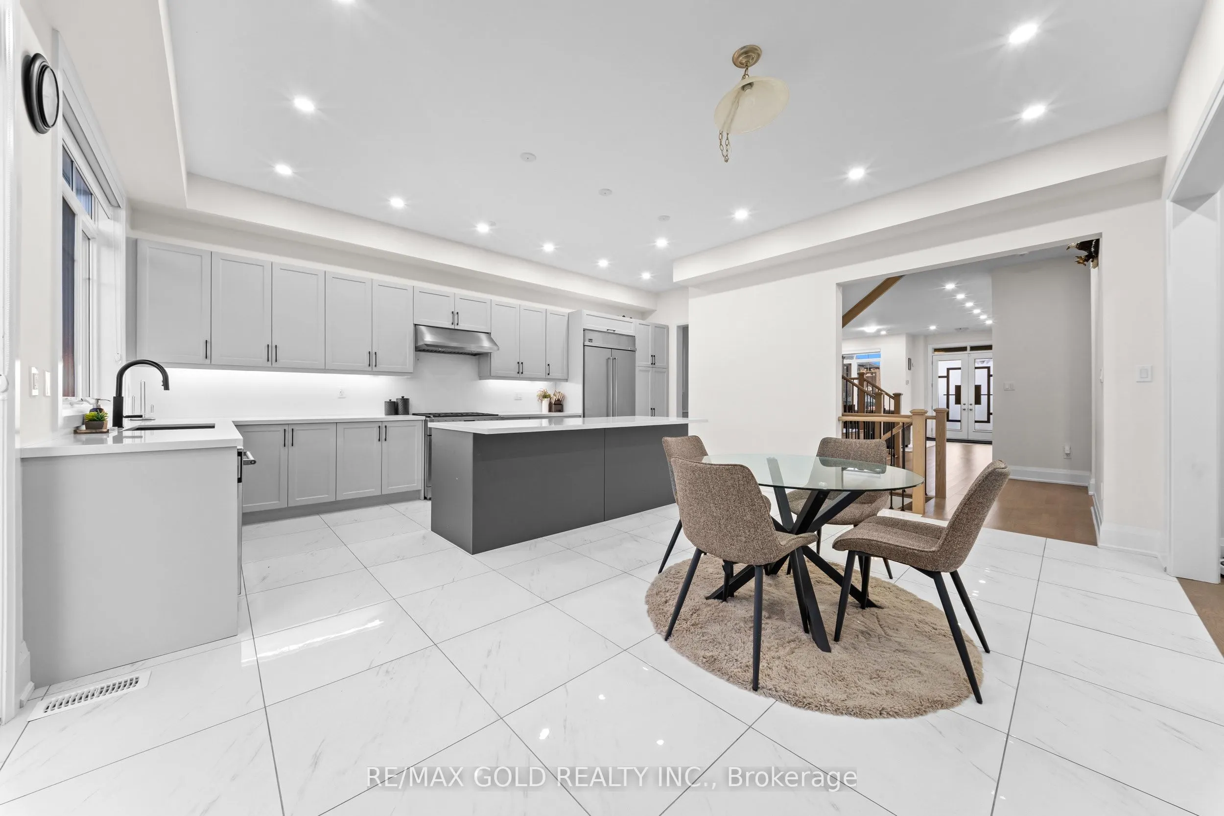 4 Madawaska Road