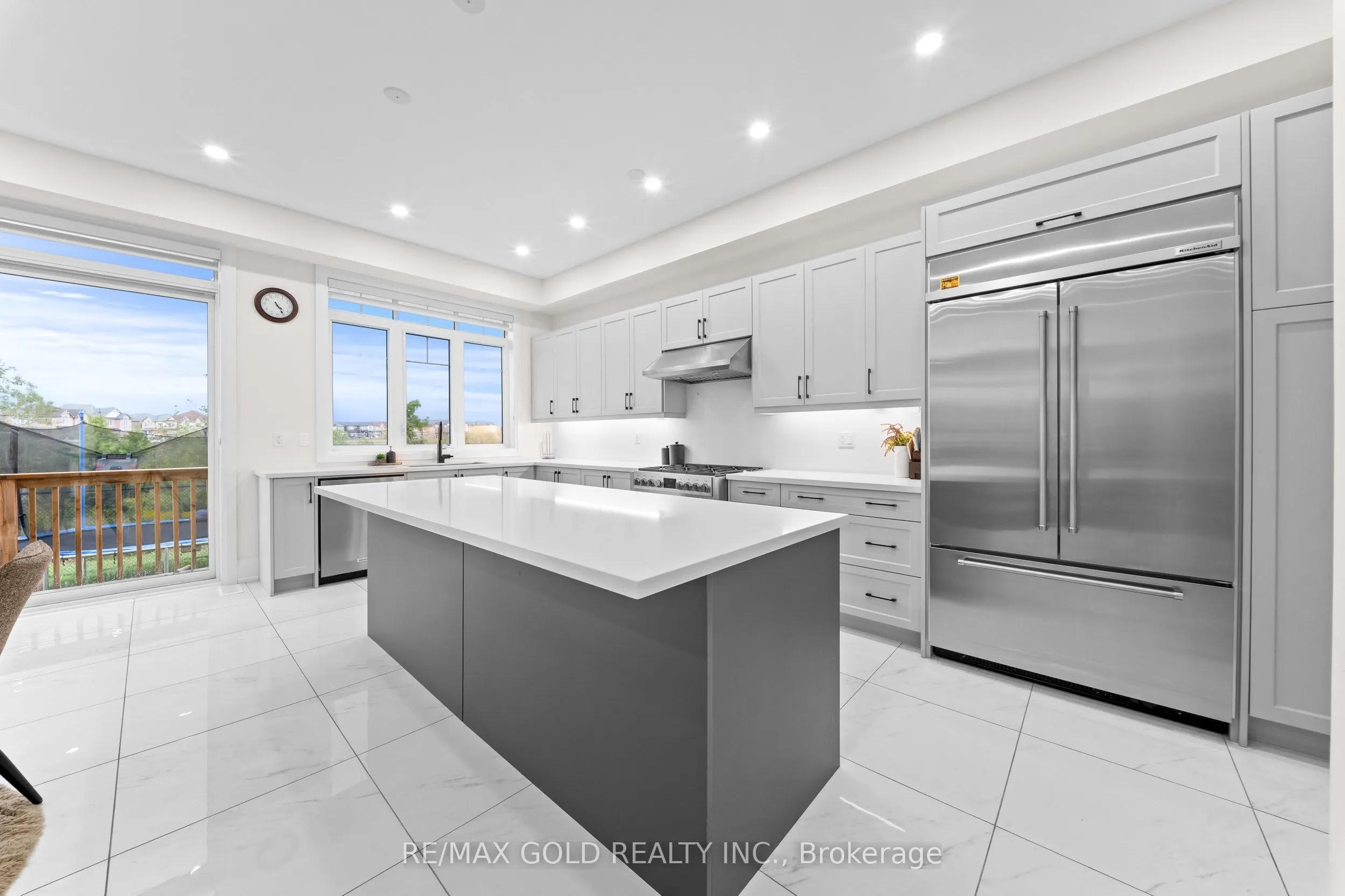 4 Madawaska Road